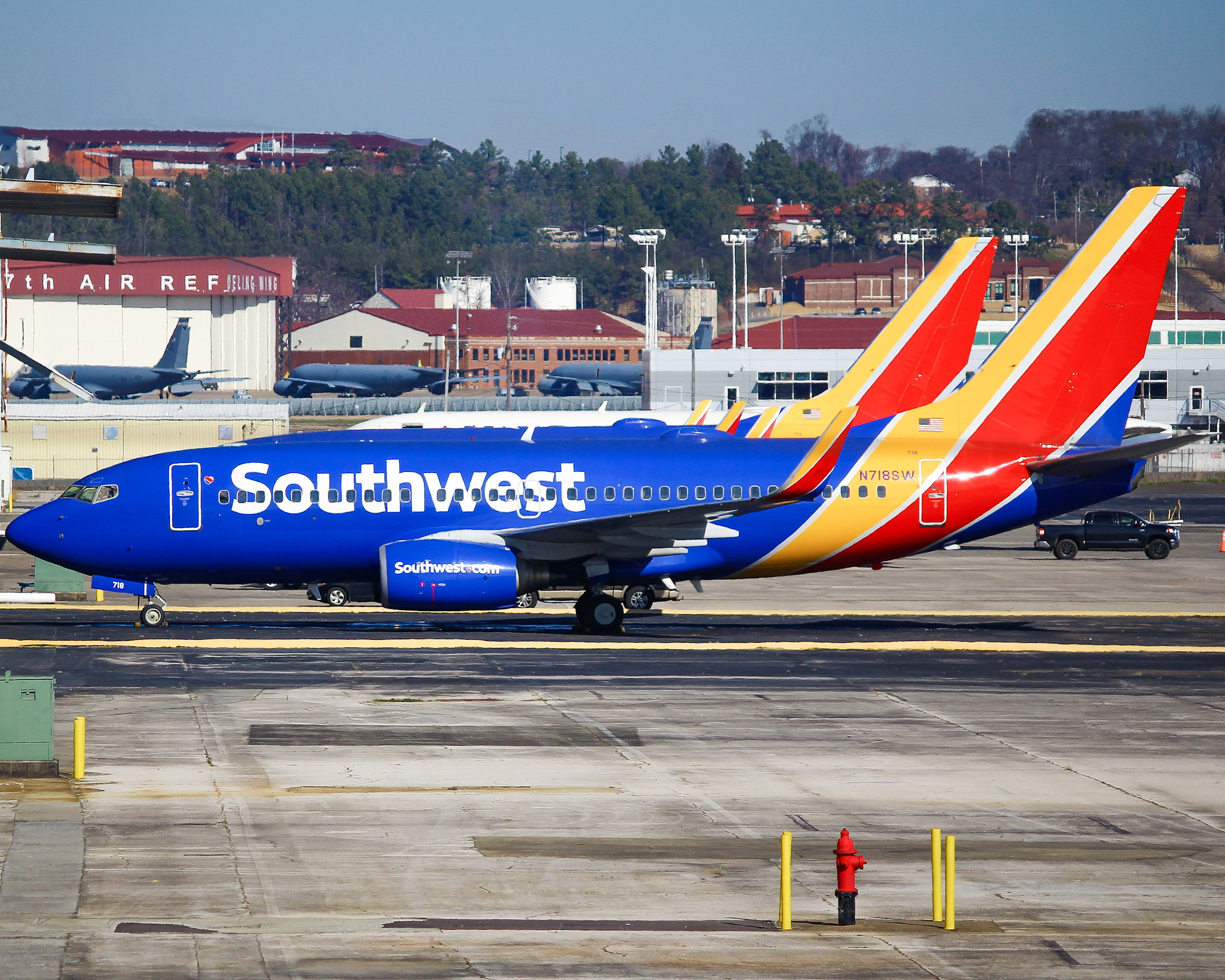 Full size: Southwest Airlines Boeing 737-700 N718SW at Birmingham Shuttlesworth International Airport