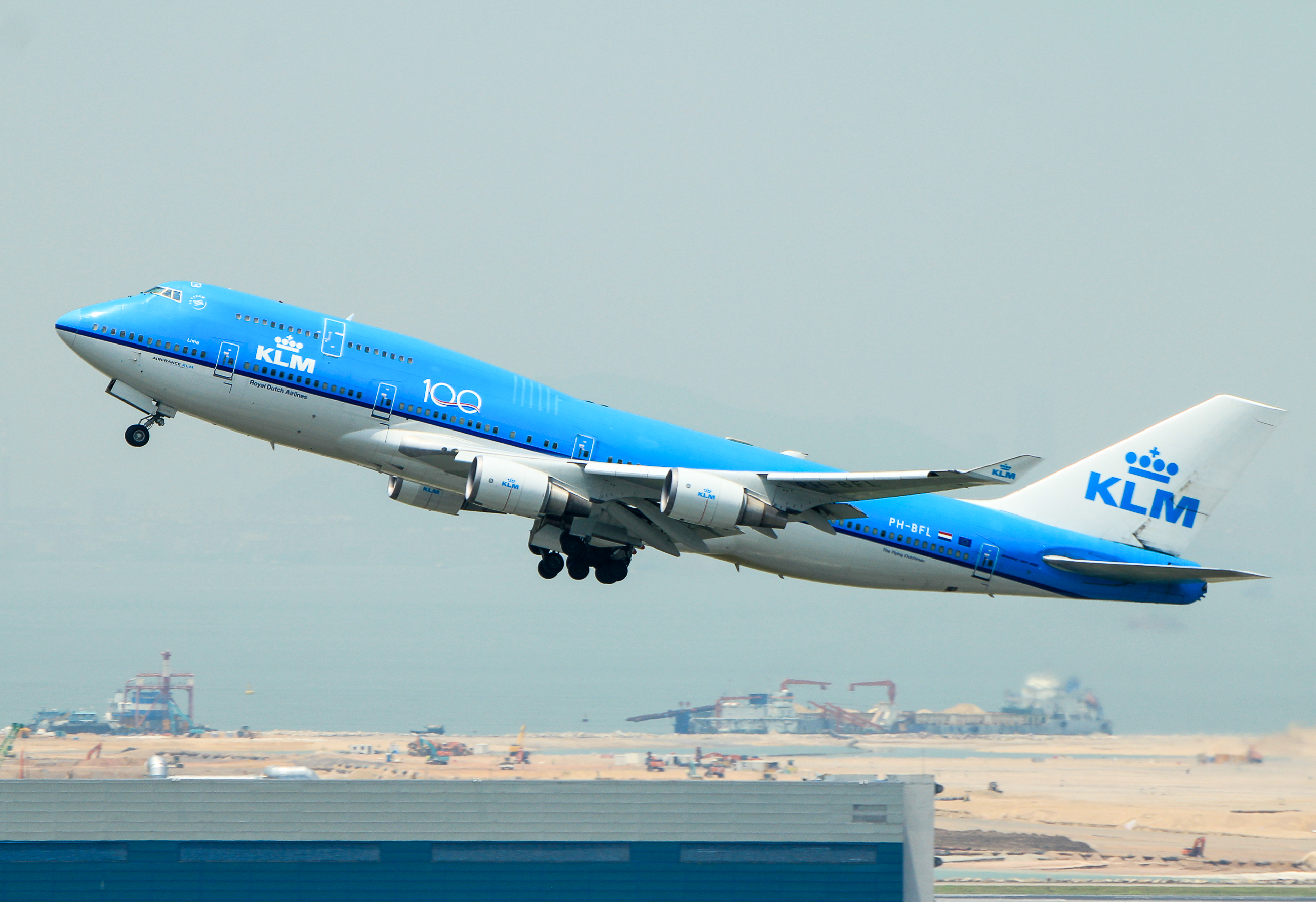 Full size: KLM Boeing 747-400 PH-BFL at Hong Kong International Airport