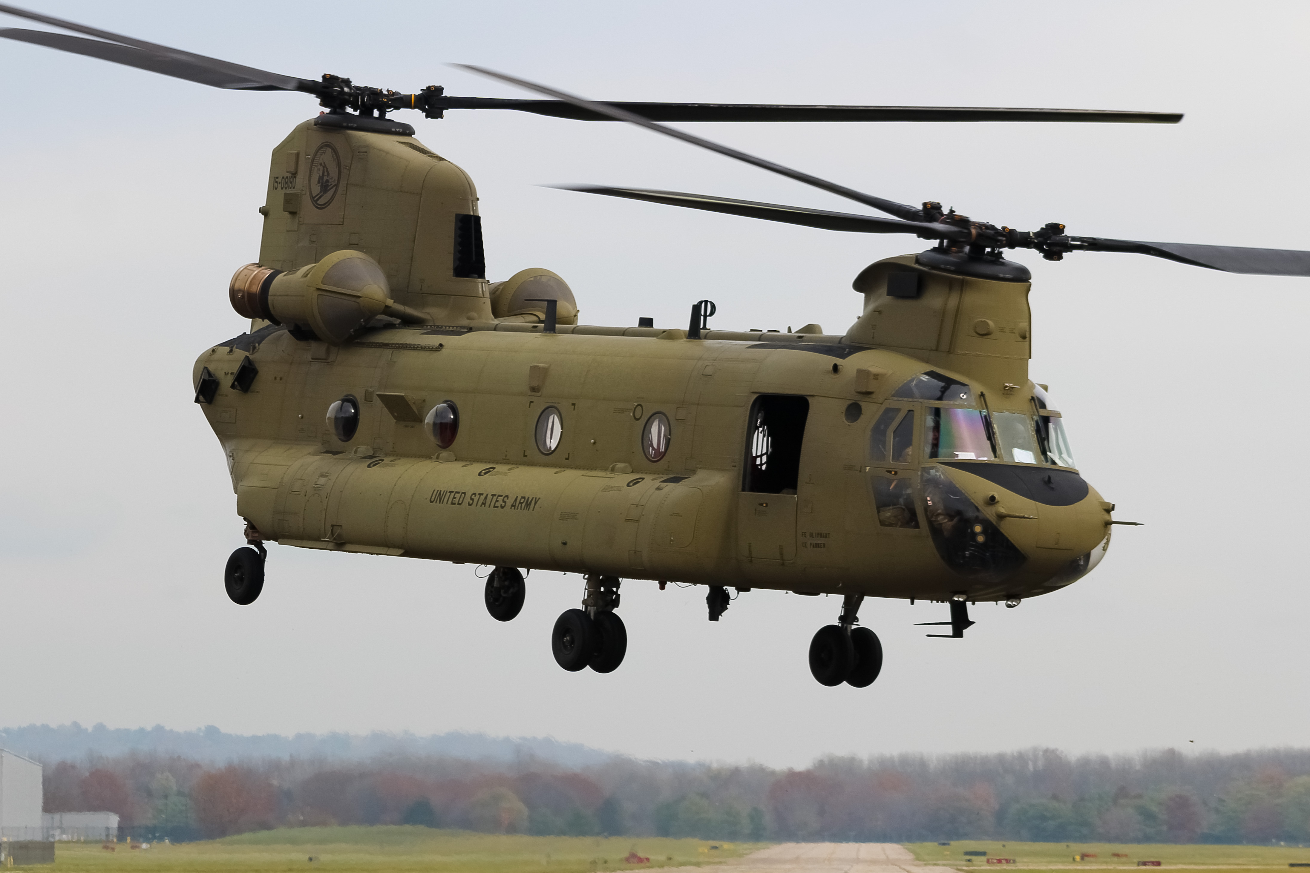 Full size: Unite States Army Boeing CH-47 Chinook 15-08190 at Cincinnati Municipal Airport/Lunken Field