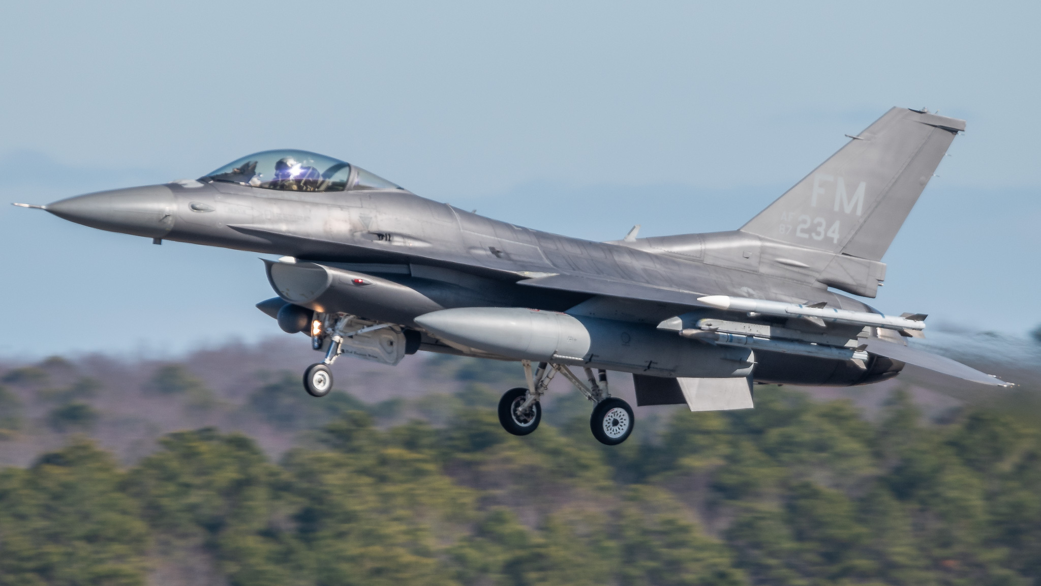 Full size: USAF - United States Air Force General Dynamics F-16 Fighting Falcon 87-0234 at Atlantic City International Airport