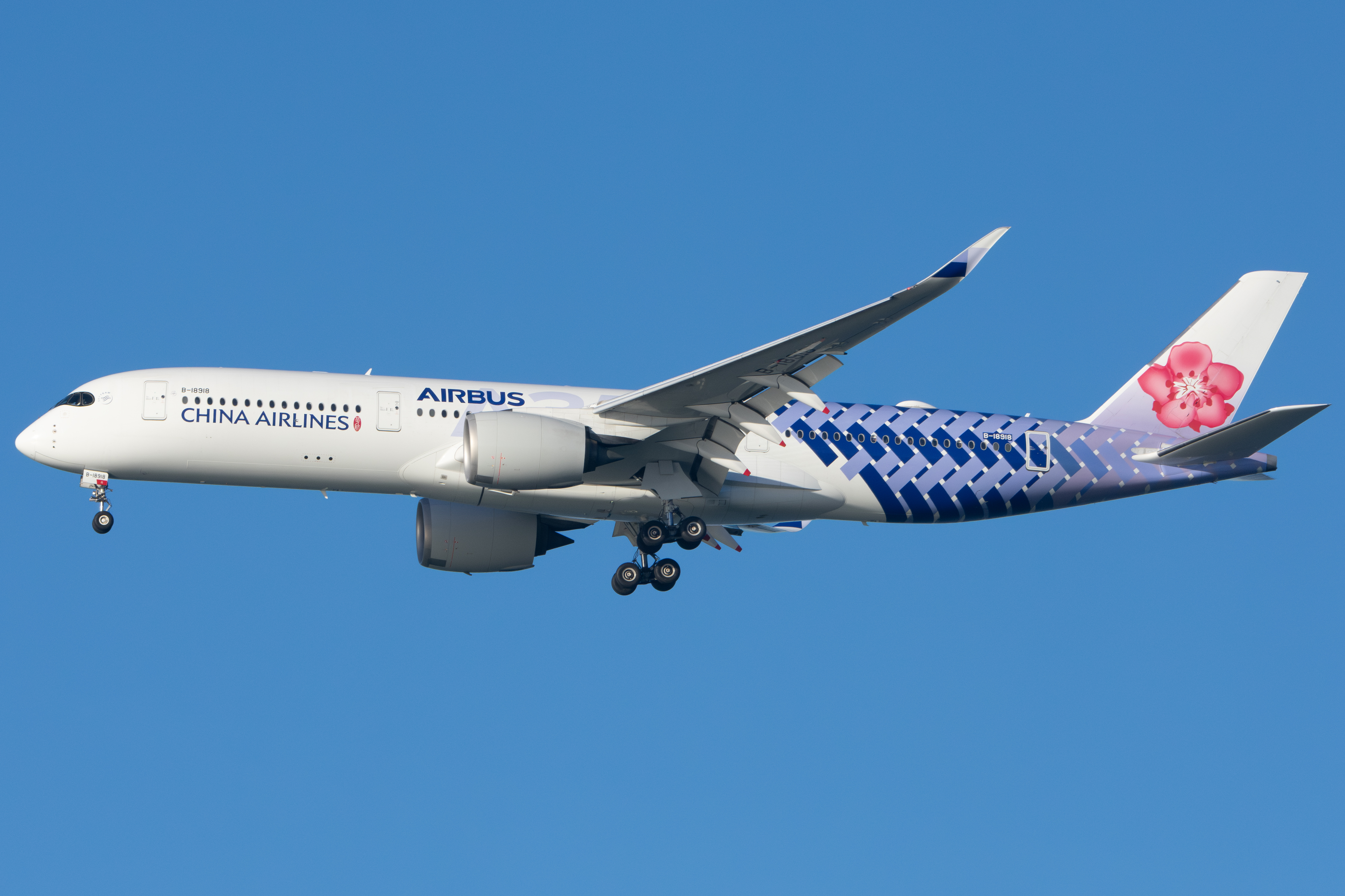 Full size: China Airlines Airbus A350-900 B-18918 at San Francisco International Airport