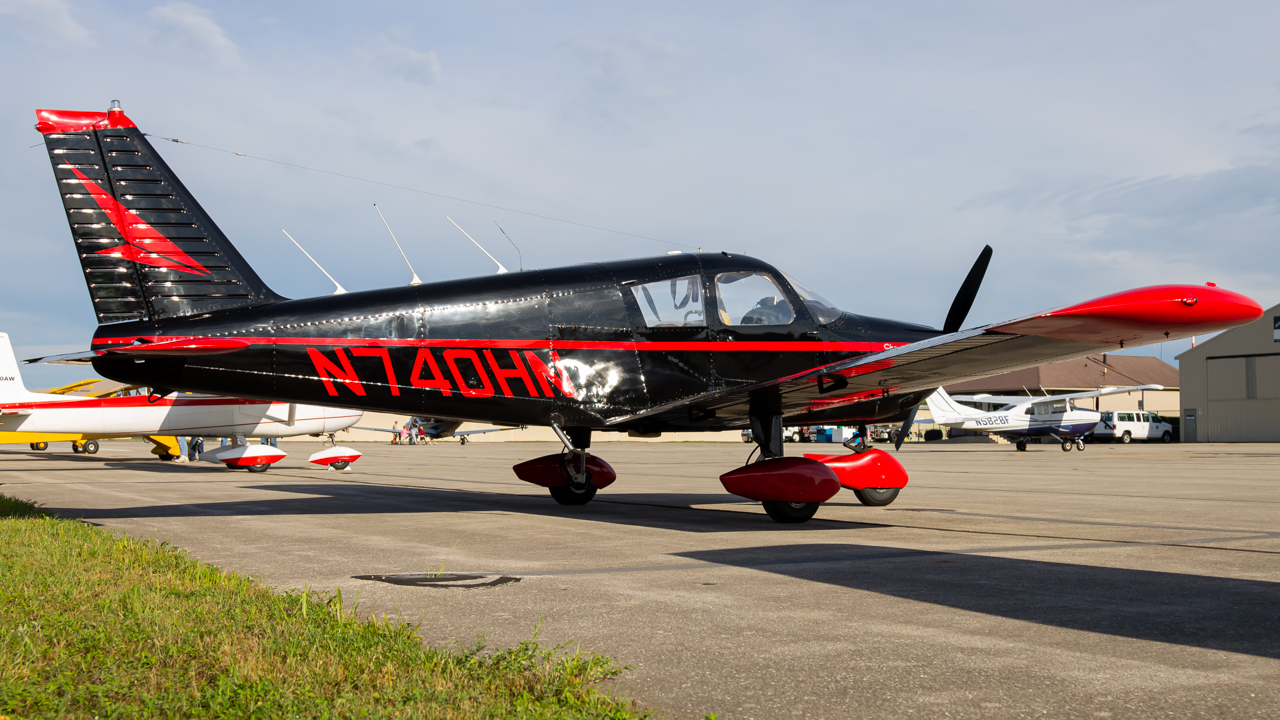 Full size: PRIVATE Piper 28 Cherokee N740HN at Delaware Municipal Airport