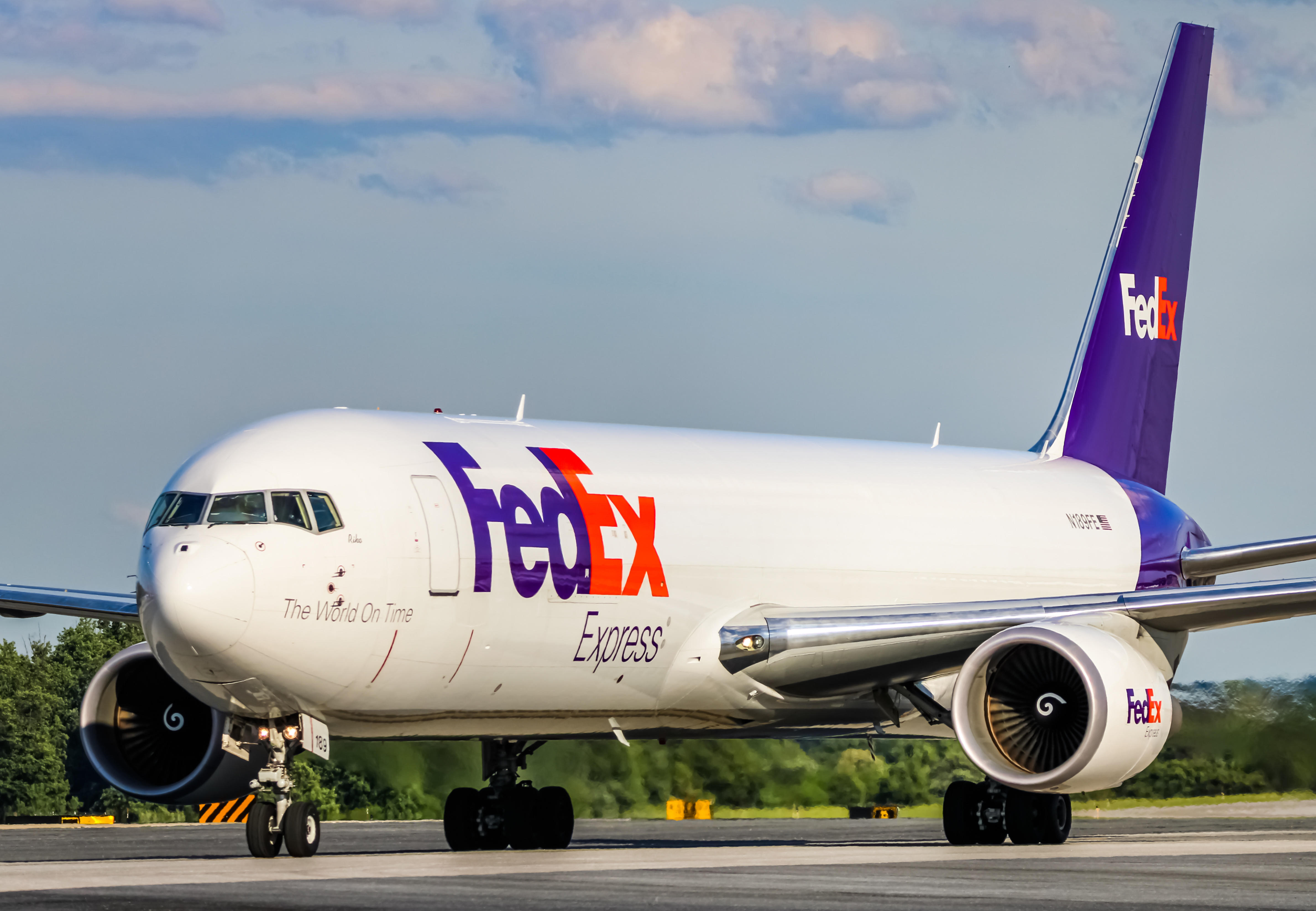 Full size: FedEx Boeing 767-300F N189FE at Baltimore/Washington International Thurgood Marshall Airport