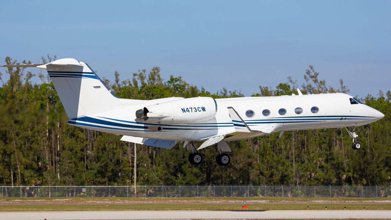 Full size: PRIVATE Gulfstream IV N473CW at Naples Municipal Airport