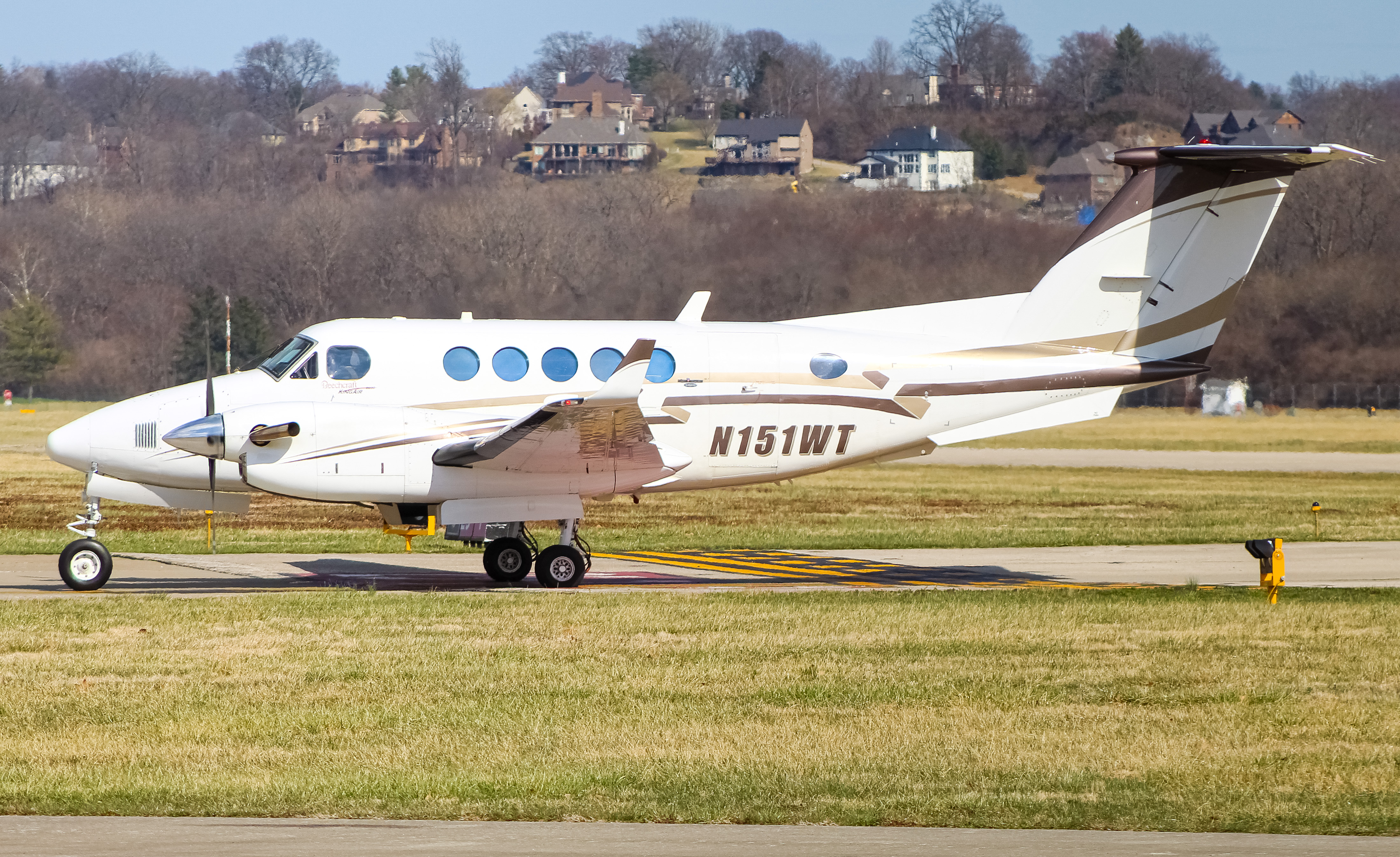 Full size: PRIVATE Beechcraft B200 N151WT at Cincinnati Municipal Airport/Lunken Field