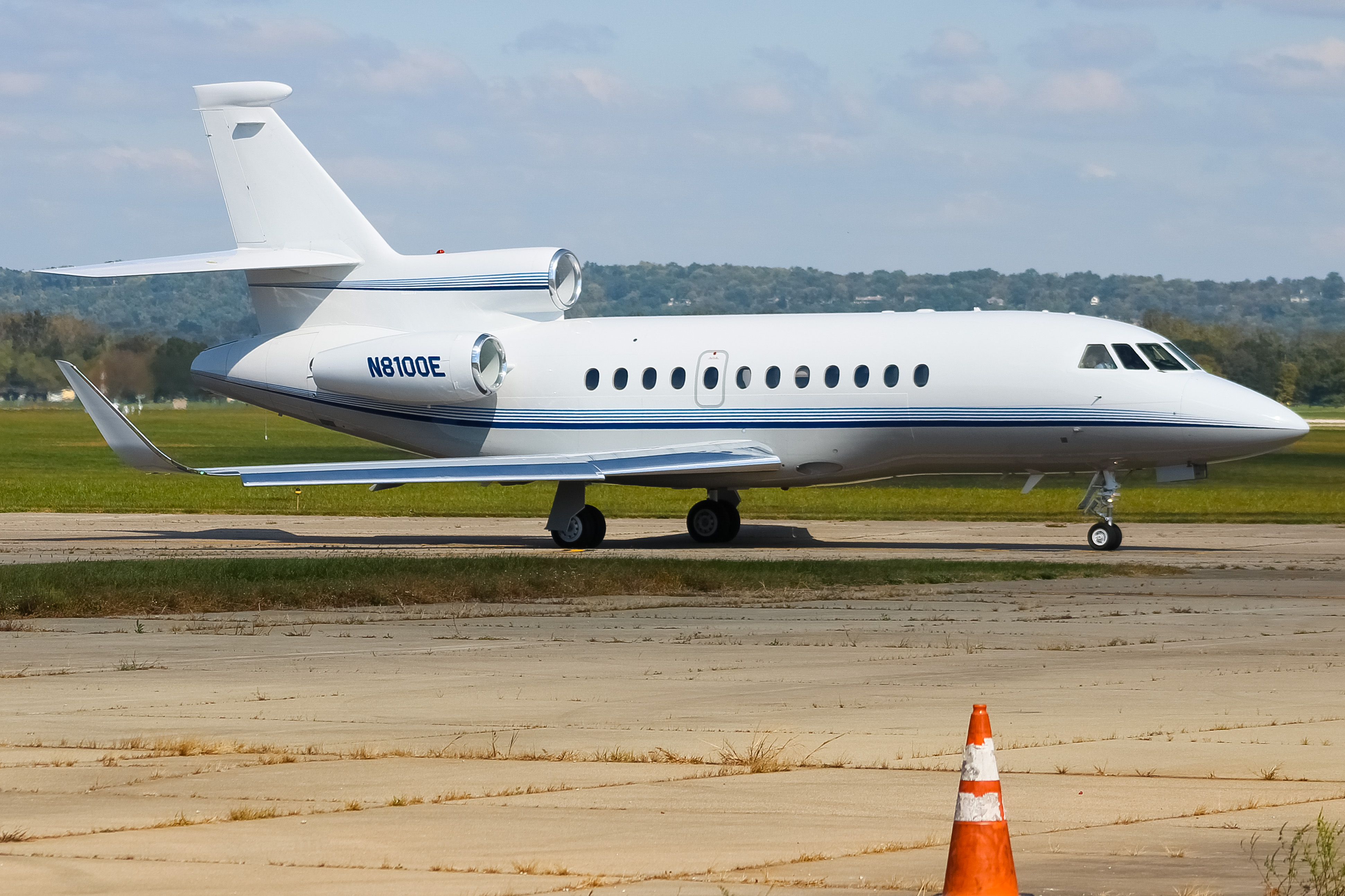 Full size: PRIVATE  Dassault Falcon 900EX N8100E at Cincinnati Municipal Airport/Lunken Field