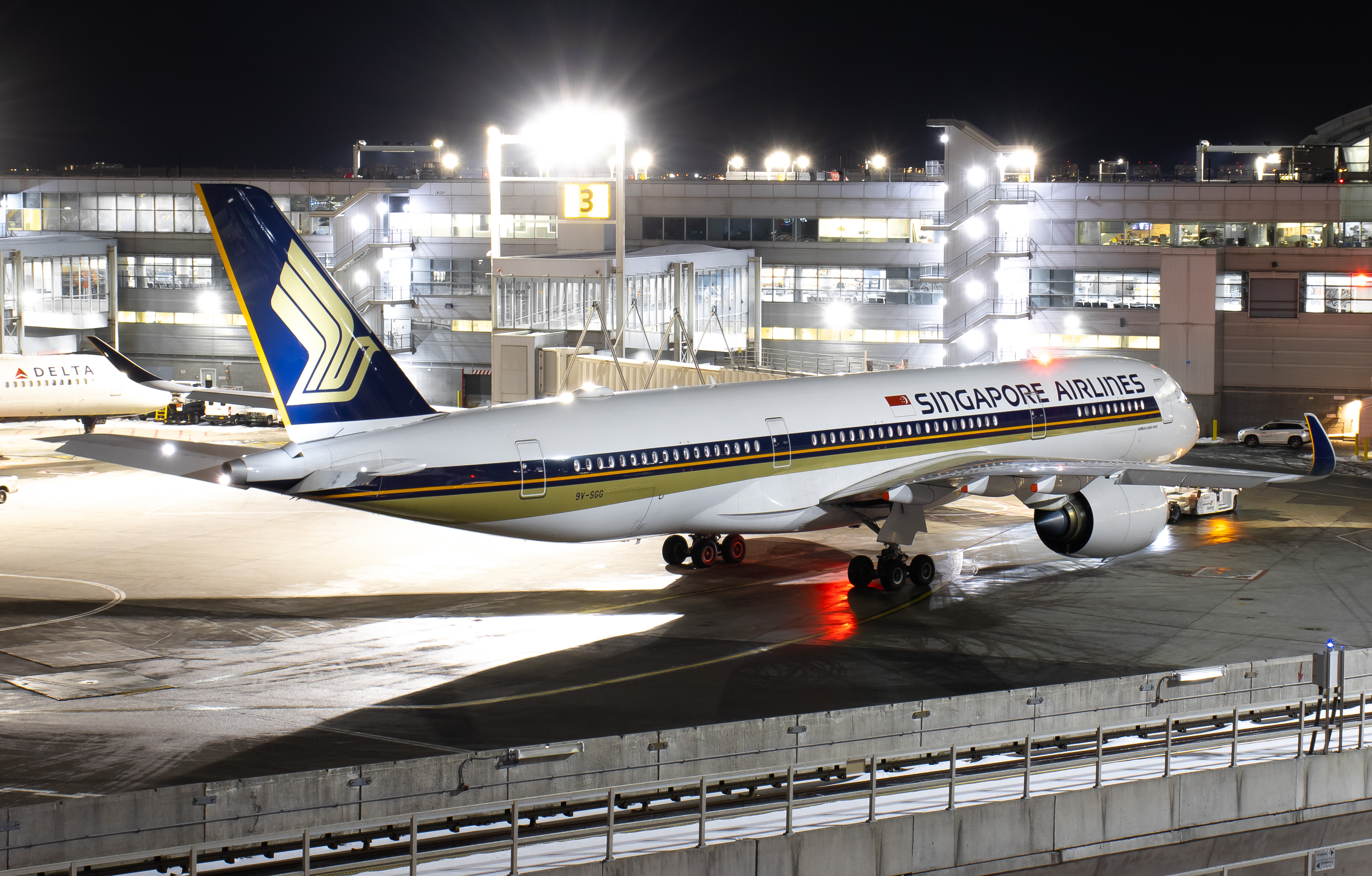 Full size: Singapore Airlines Airbus A350-900 9V-SGG at John F. Kennedy International Airport