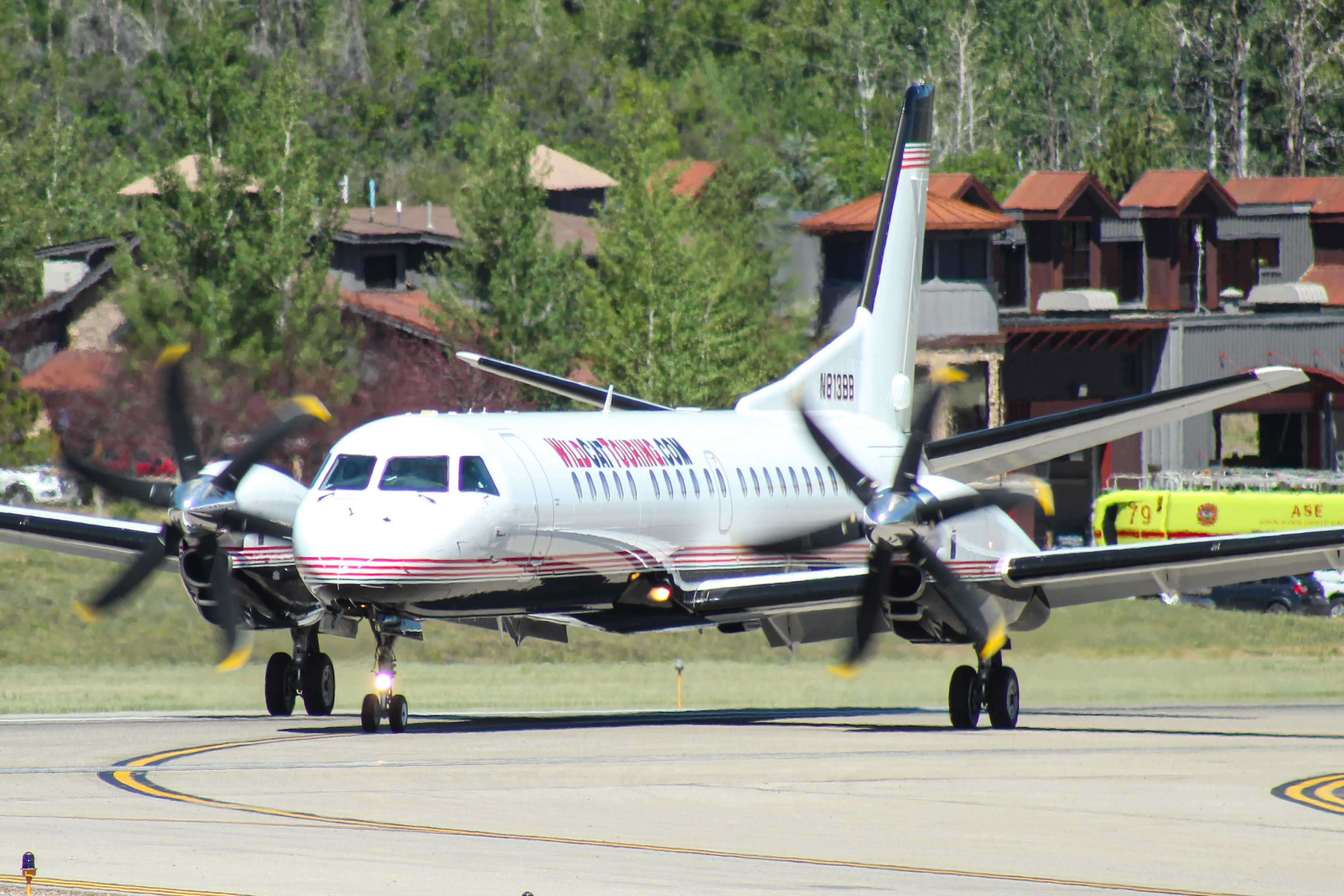 Full size: Wild Cat Touring Saab 2000 N813BB at Aspen-Pitkin County Airport/Sardy Field