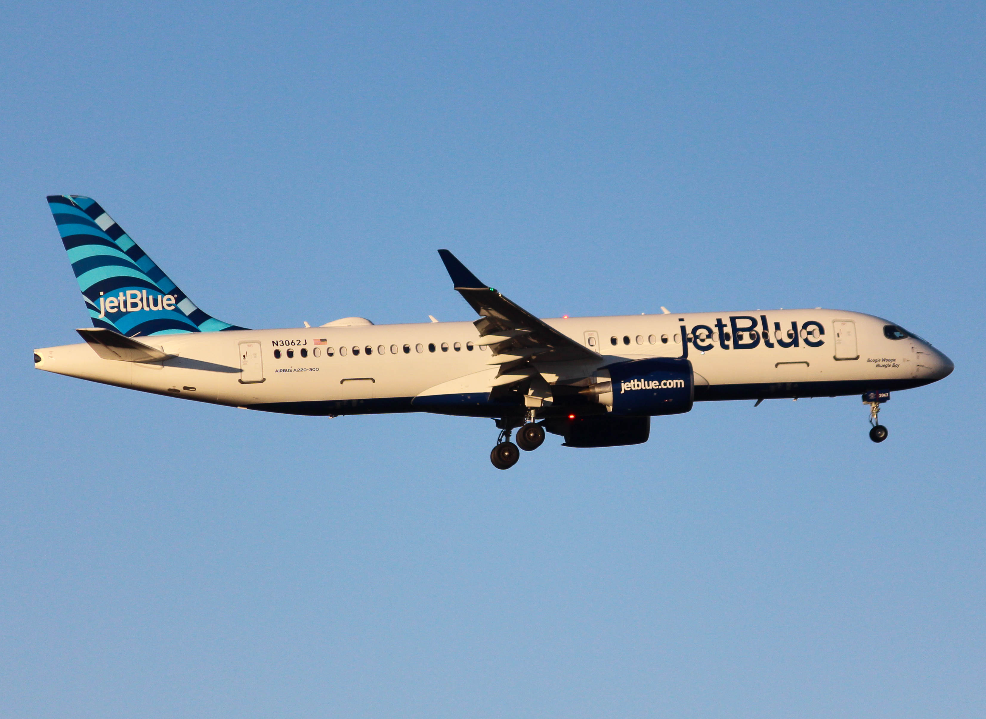 Full size: JetBlue Airways Airbus A220-300 N3062J at Hartsfield-Jackson Atlanta International Airport