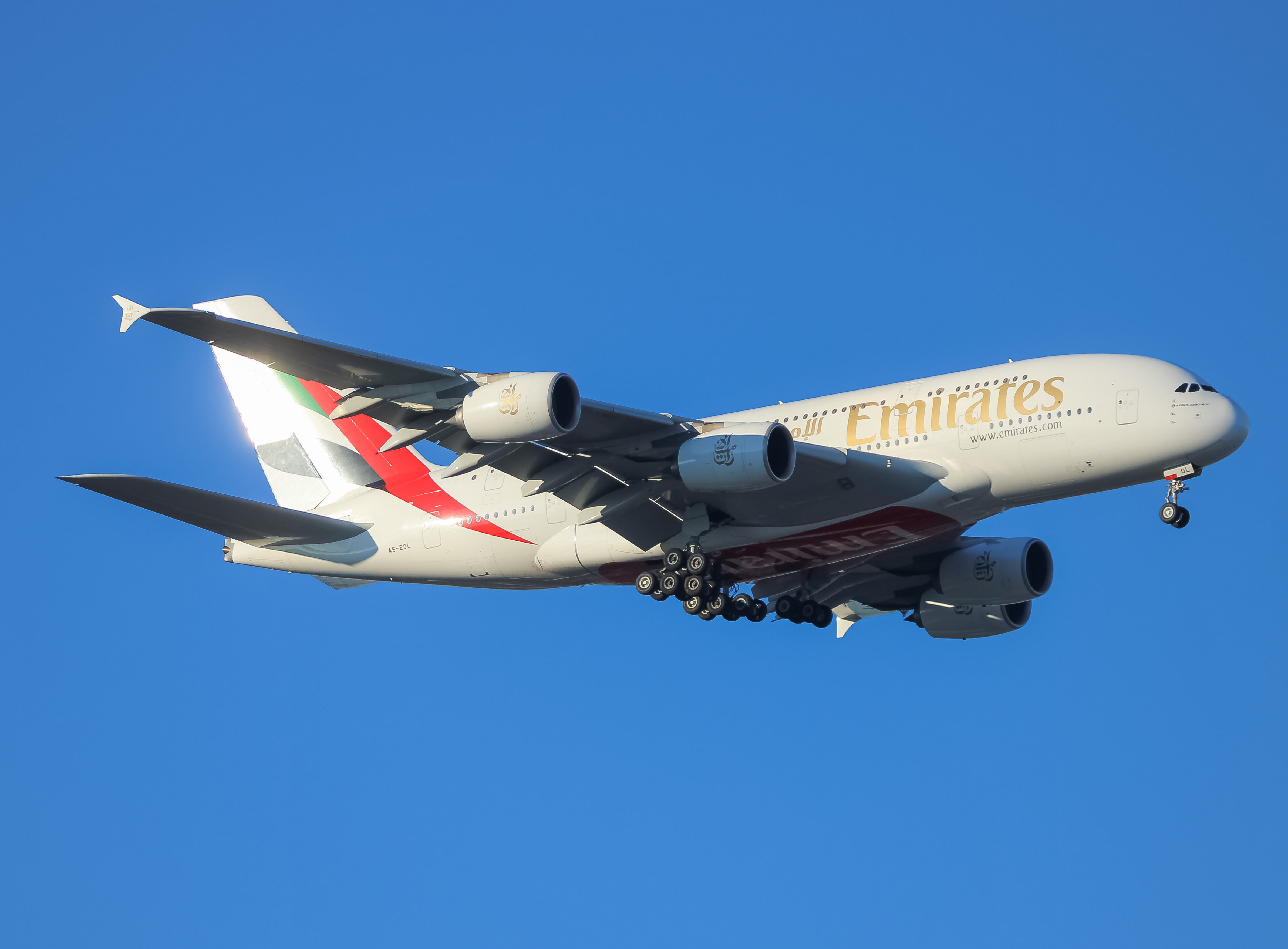 Full size: Emirates Airbus A380-800 A6-EOL at Washington Dulles International Airport