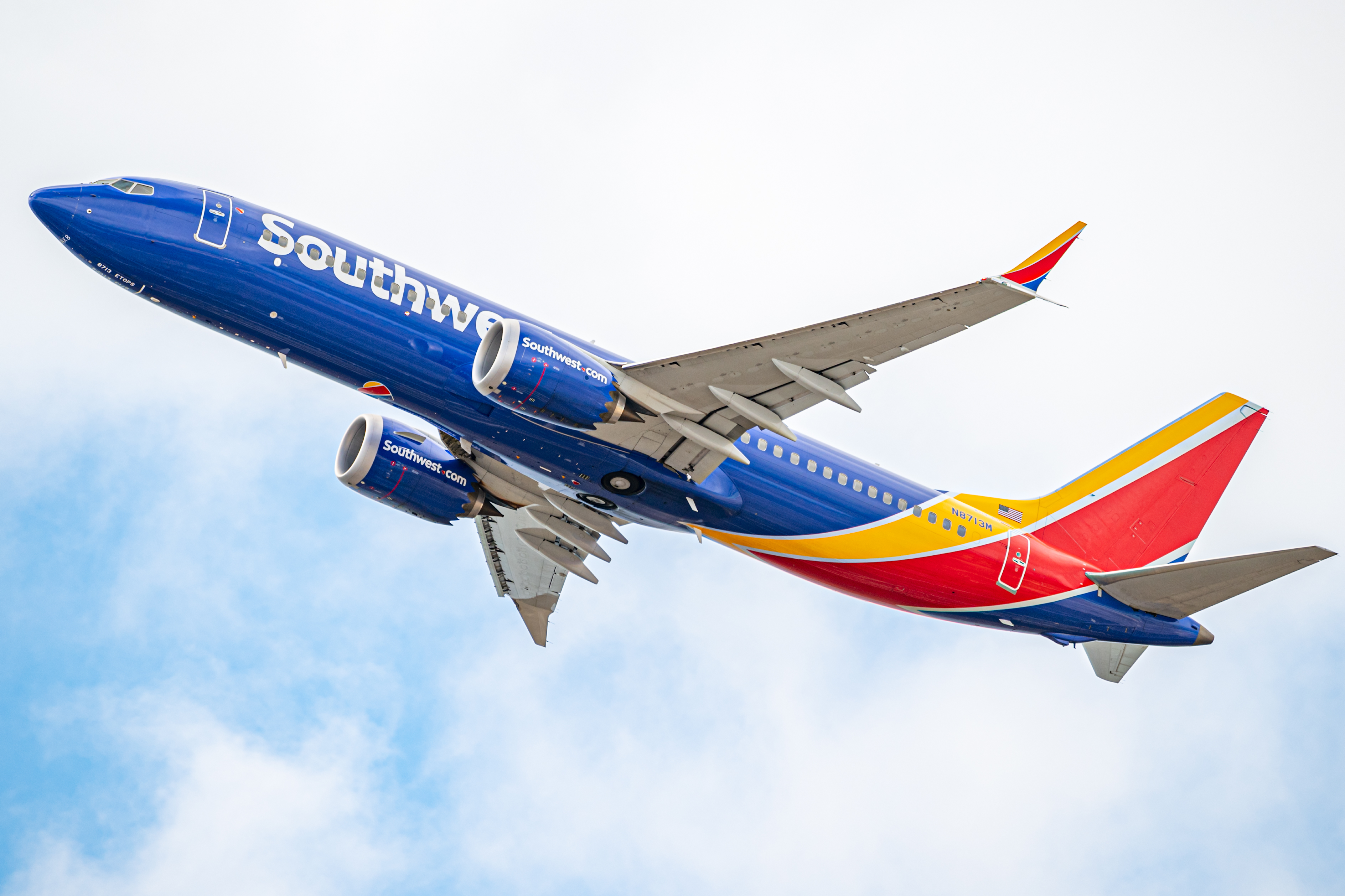 Full size: Southwest Airlines Boeing 737 MAX 8 N8713M at Daniel K Inouye International Airport
