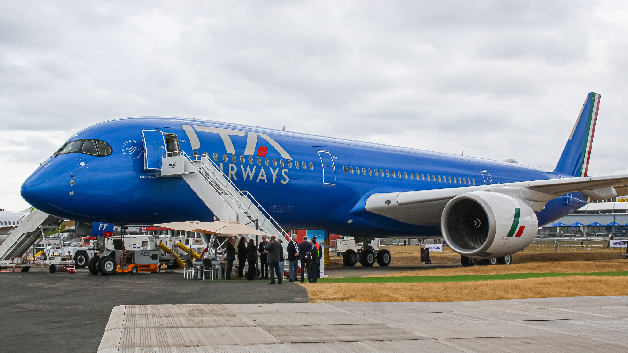 Full size: ITA Airways Airbus A350-900 EI-IFF at Farnborough Airport