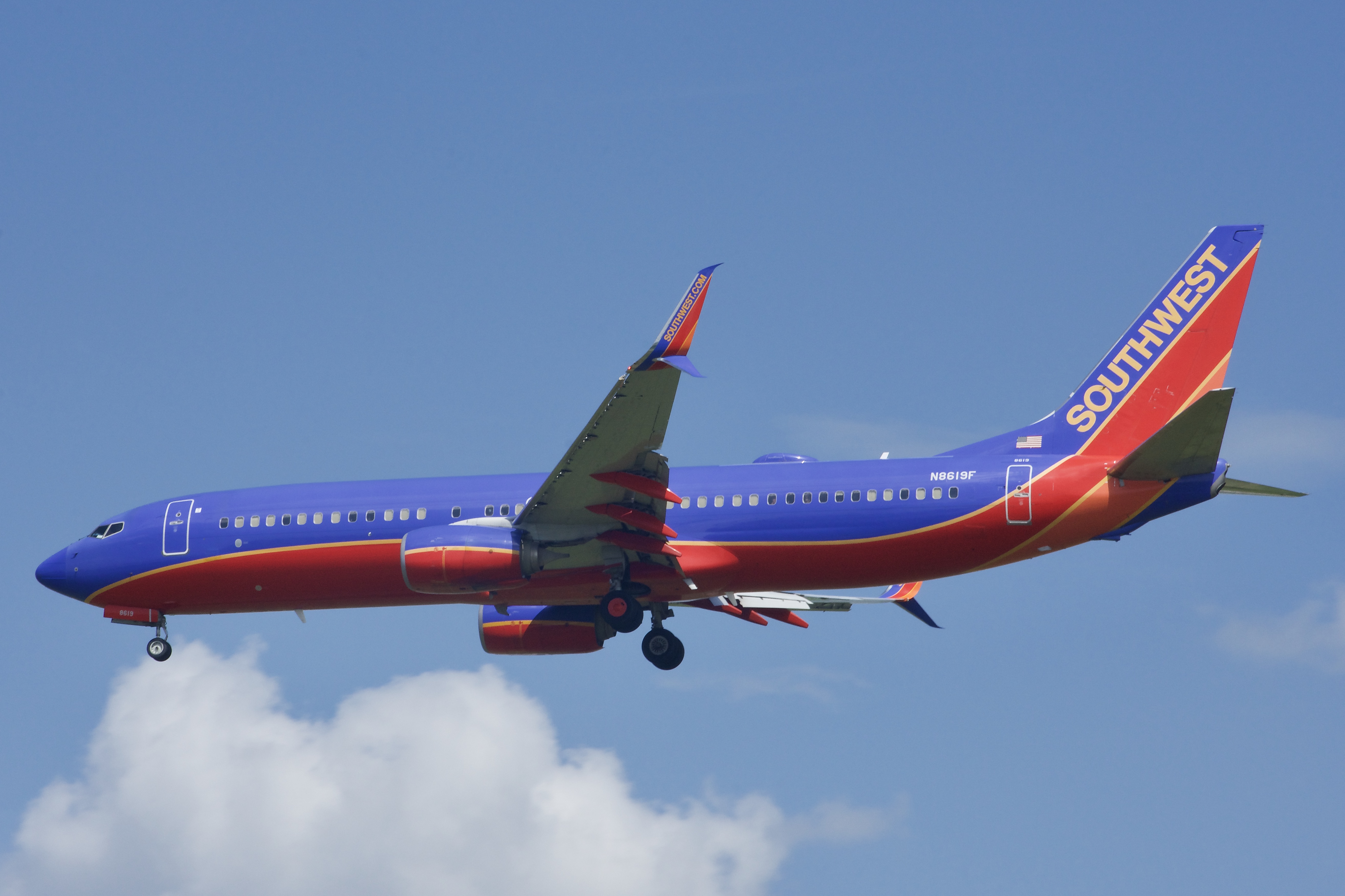 Full size: Southwest Airlines Boeing 737-800 N8619F at Orlando International Airport