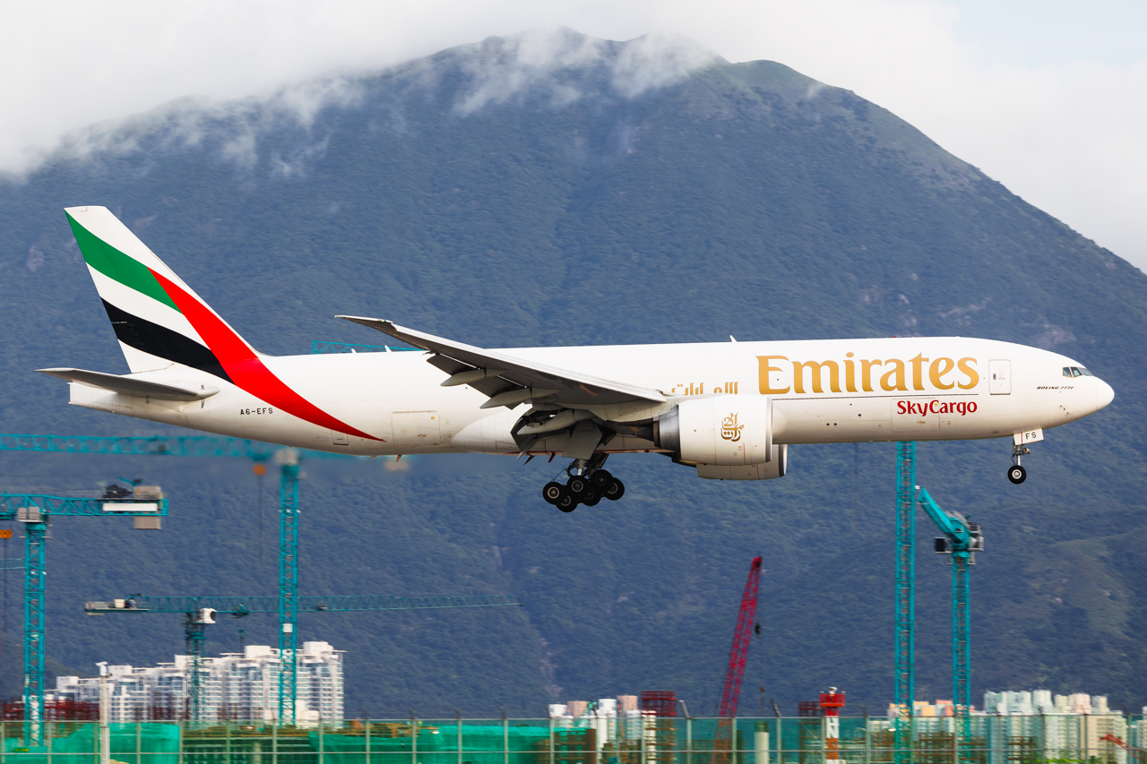 Full size: Emirates SkyCargo Boeing 777F A6-EFS at Hong Kong International Airport