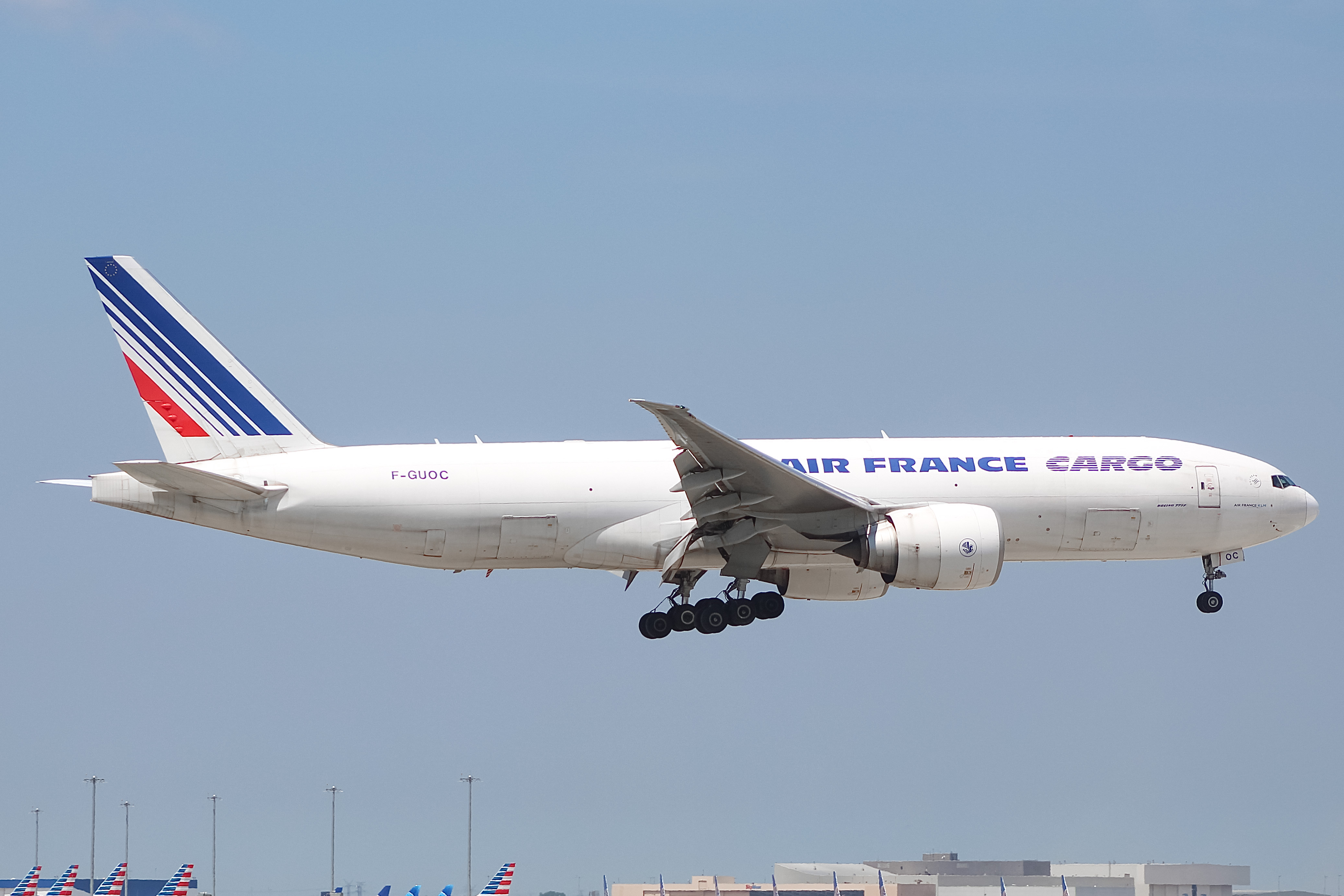 Full size: Air France Cargo Boeing 777-F F-GUOC at Chicago O'Hare International Airport