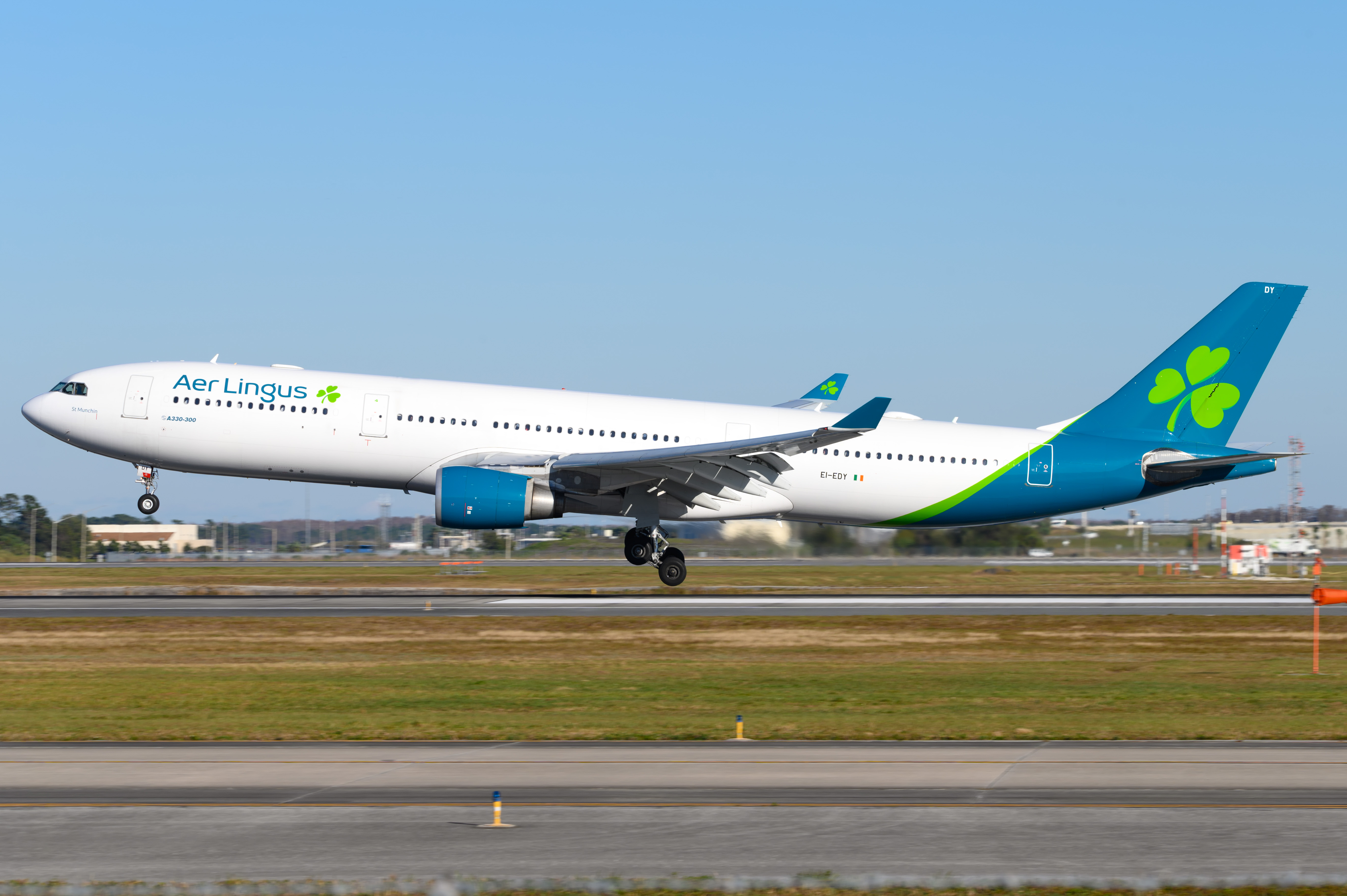 Full size: Aer Lingus Airbus A330-300 EI-EDY at Orlando International Airport