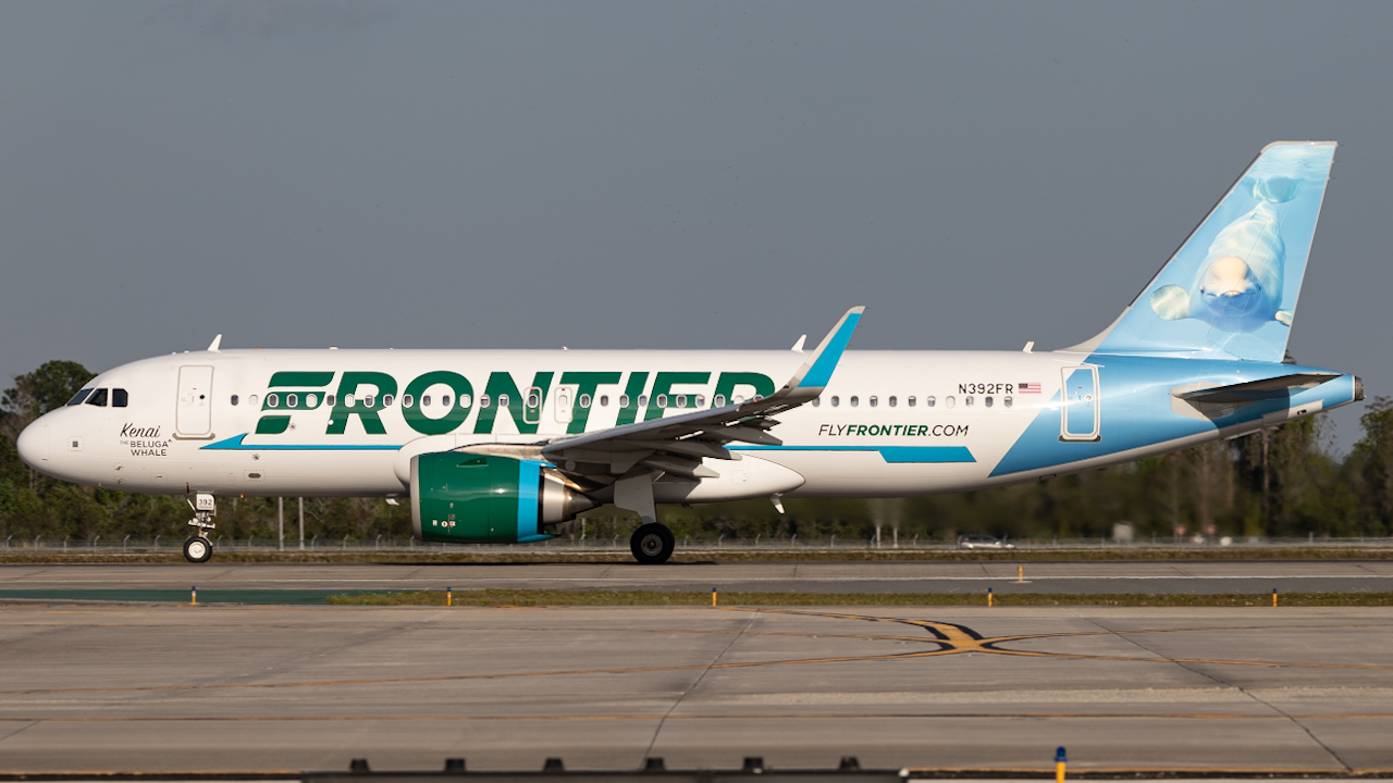Full size: Frontier Airlines Airbus A320NEO N392FR at Orlando International Airport