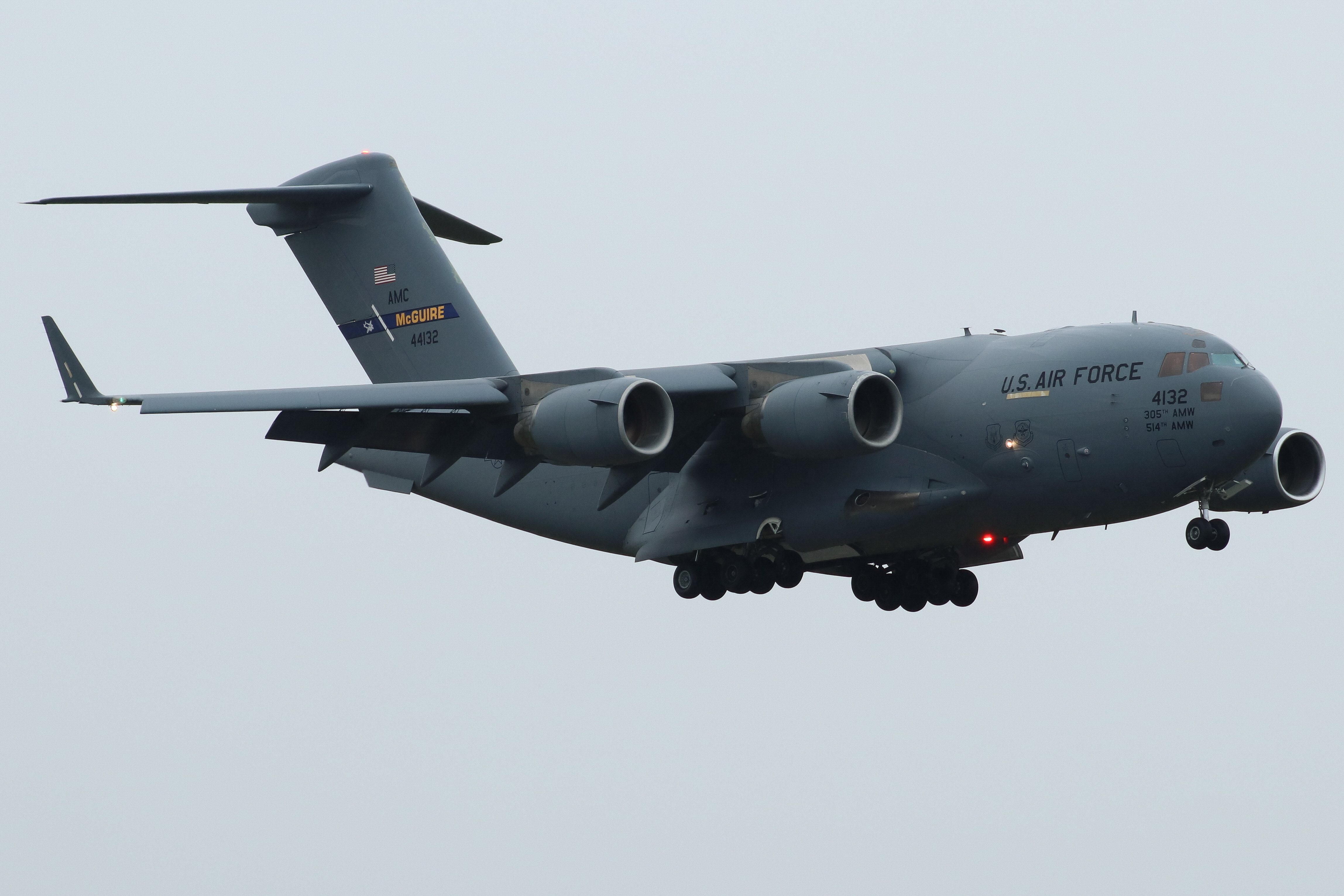 Full size: USAF - United States Air Force Boeing C-17 Globemaster III 04-4132 at Lancaster Airport