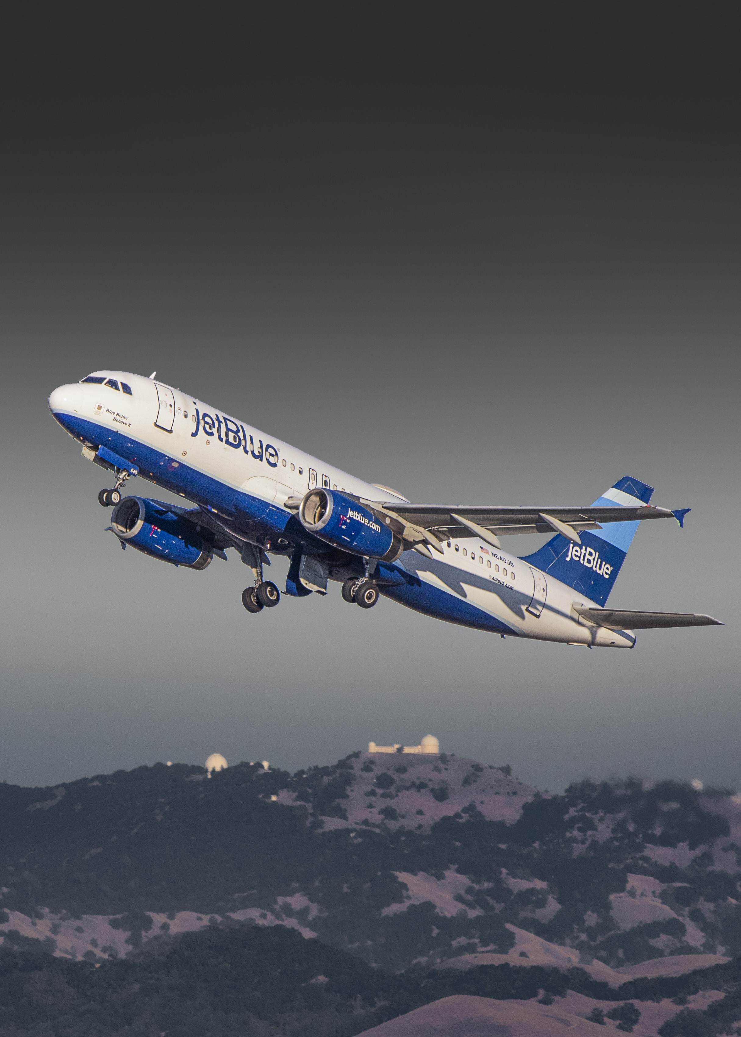 Full size: JetBlue Airways Airbus A320 N640JB at Norman Y Mineta San Jose International Airport