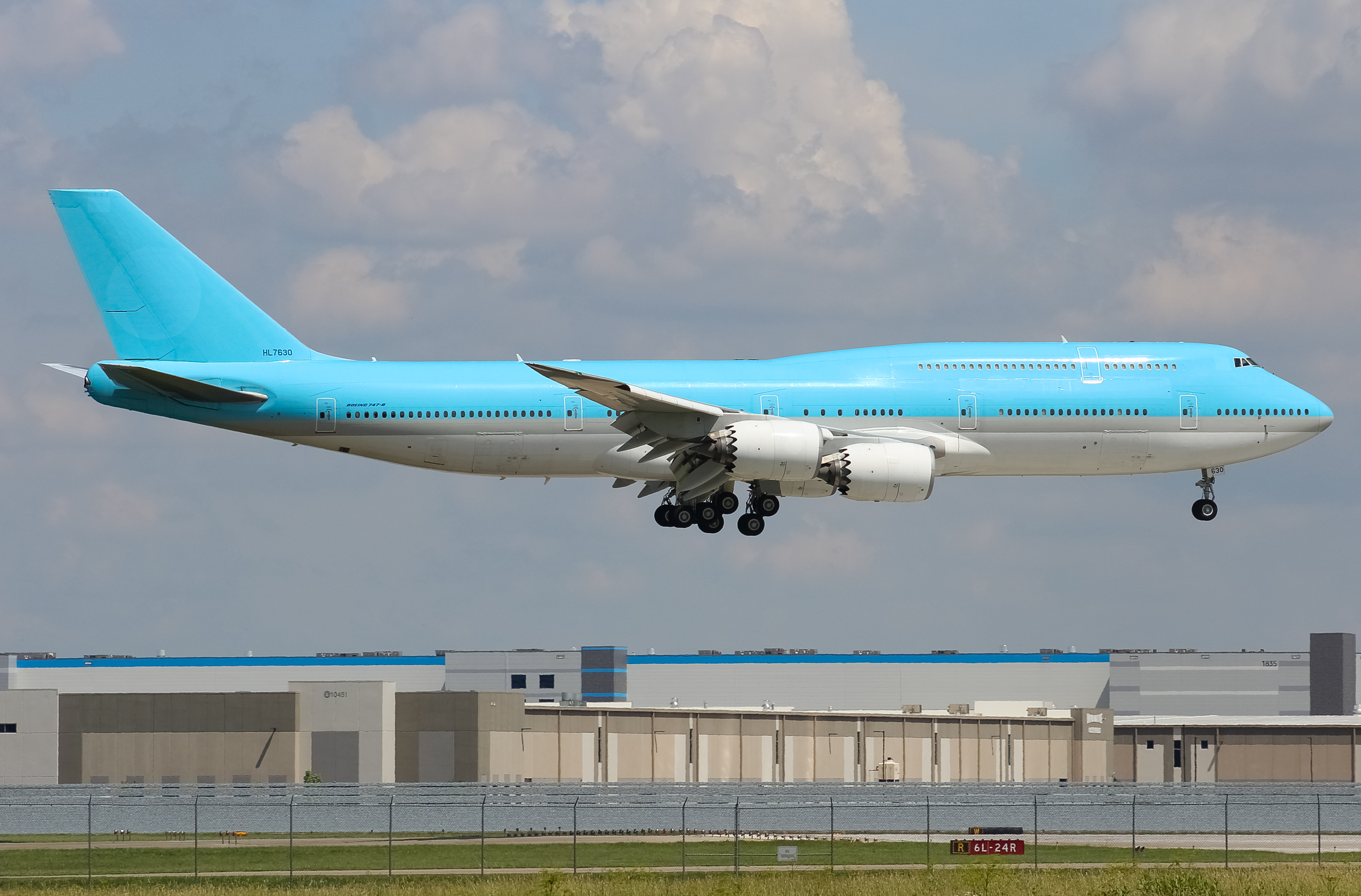 Full size: Korean Air Boeing 747-8B5 HL7630 at James M Cox Dayton International Airport