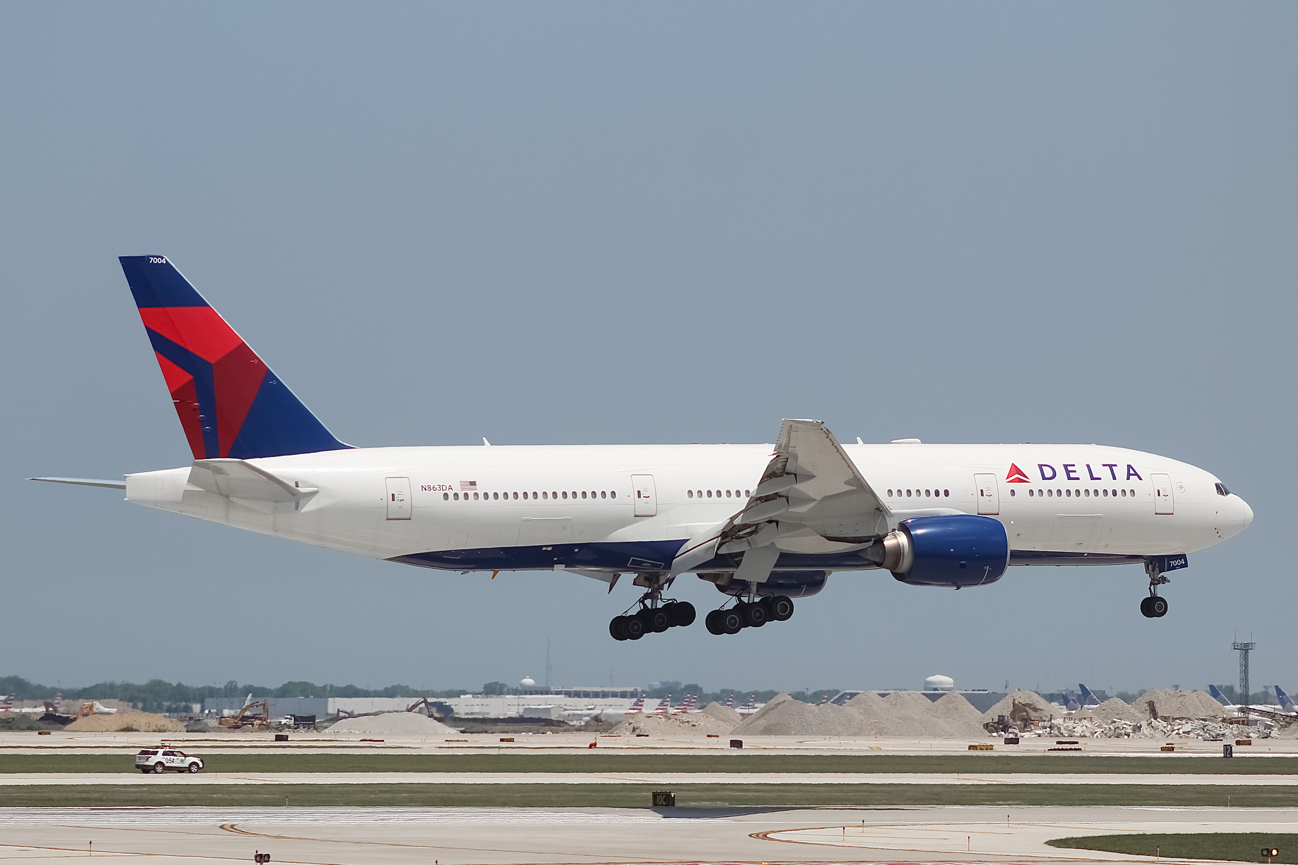 Full size: Delta Airlines Boeing 777-200ER N863DA at Chicago O'Hare International Airport