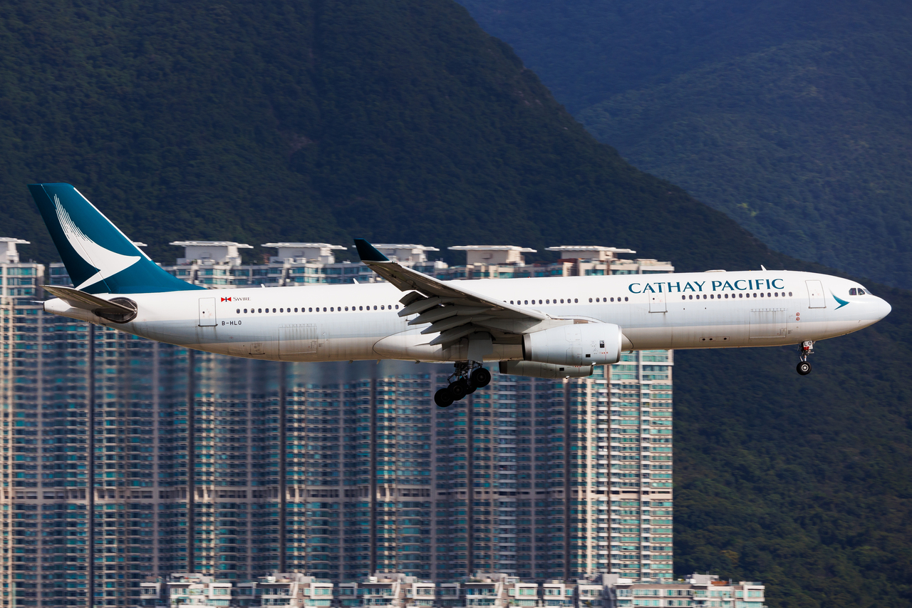 Full size: Cathay Pacific Airbus A330-300 B-HLO at Hong Kong International Airport