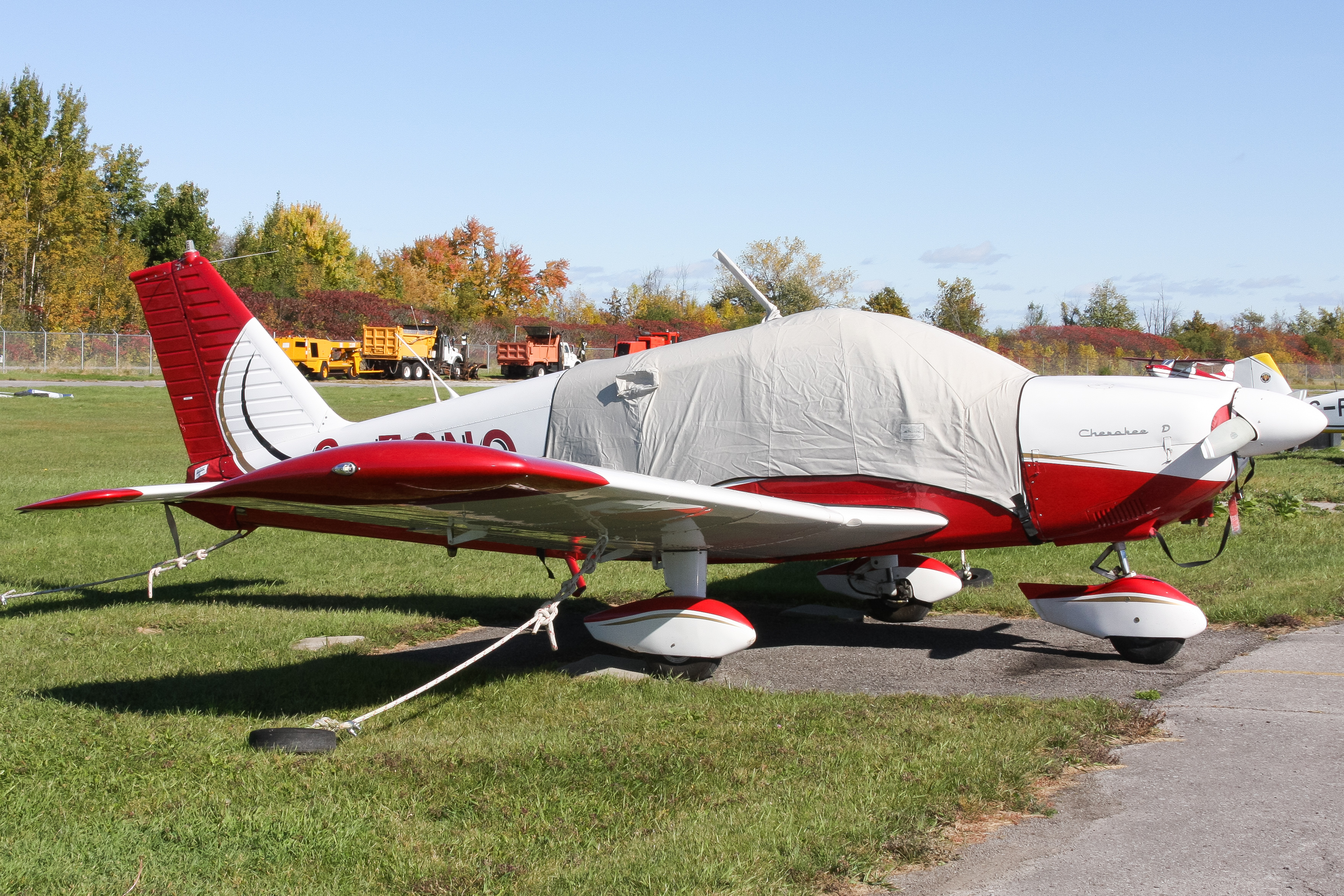 Full size: PRIVATE Piper PA-28 C-FQNO at Ottawa / Rockcliffe Airport
