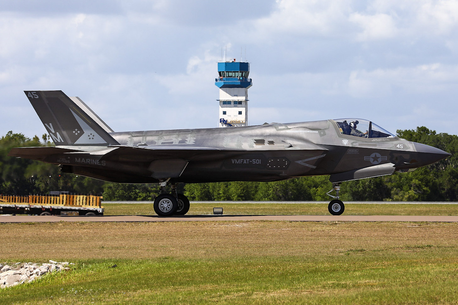 Full size: USMC - United States Marine Corp Lockheed Martin F-35 Lightning 169165 at Lakeland Linder International Airport