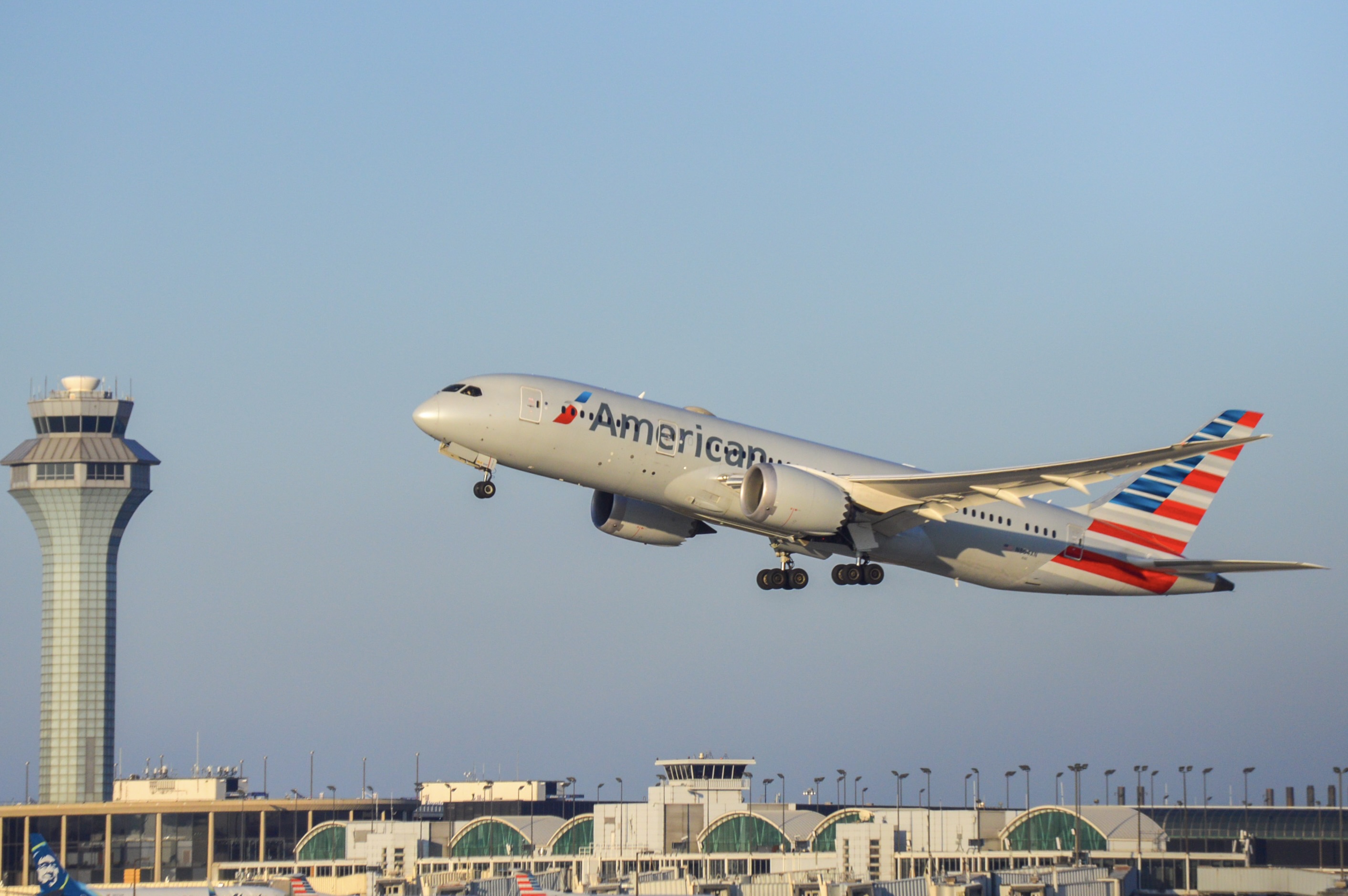 Full size: American Airlines Boeing 787-8 N804AN at Chicago O'Hare International Airport