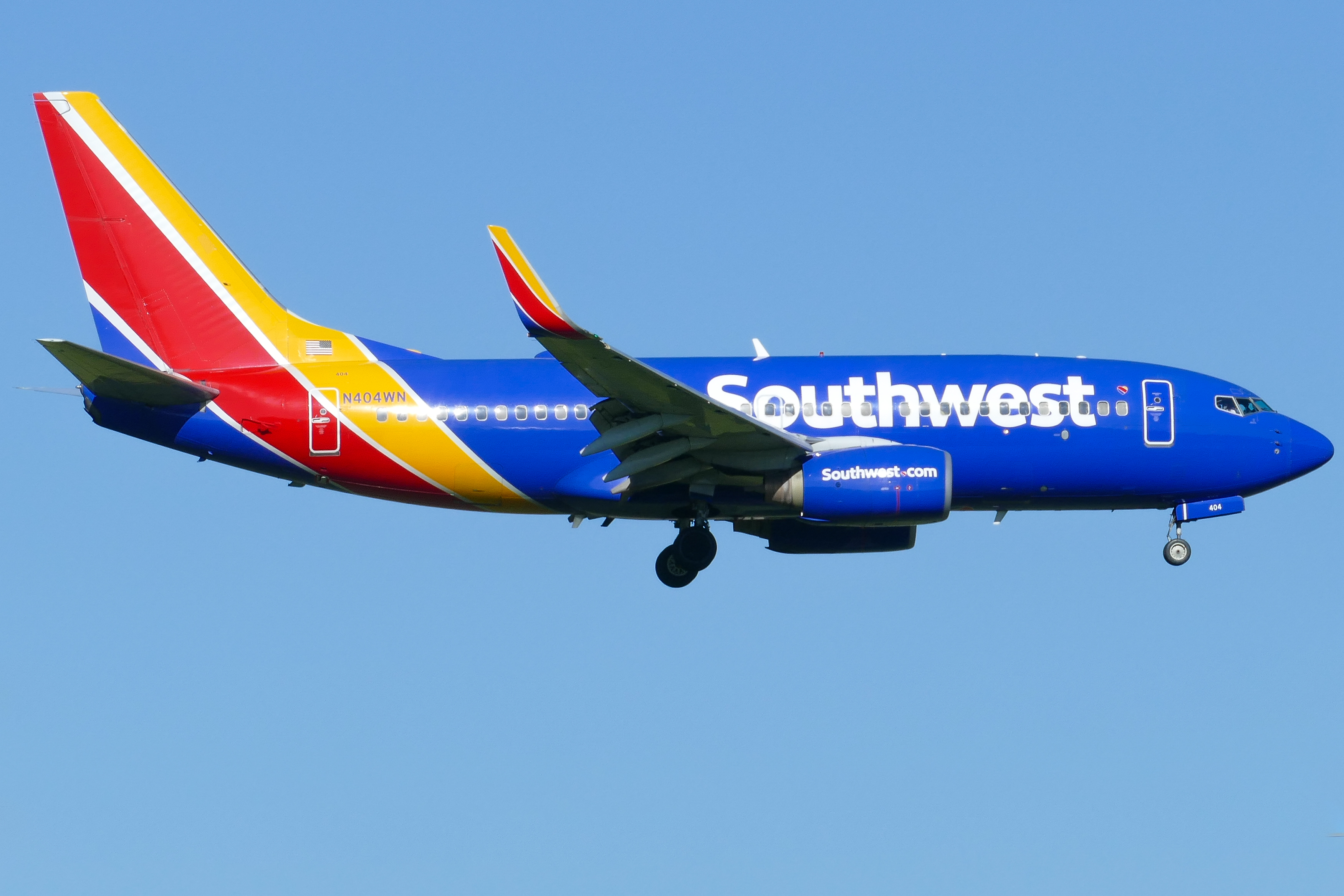 Full size: Southwest Airlines Boeing 737-700 N404WN at Austin-Bergstrom International Airport