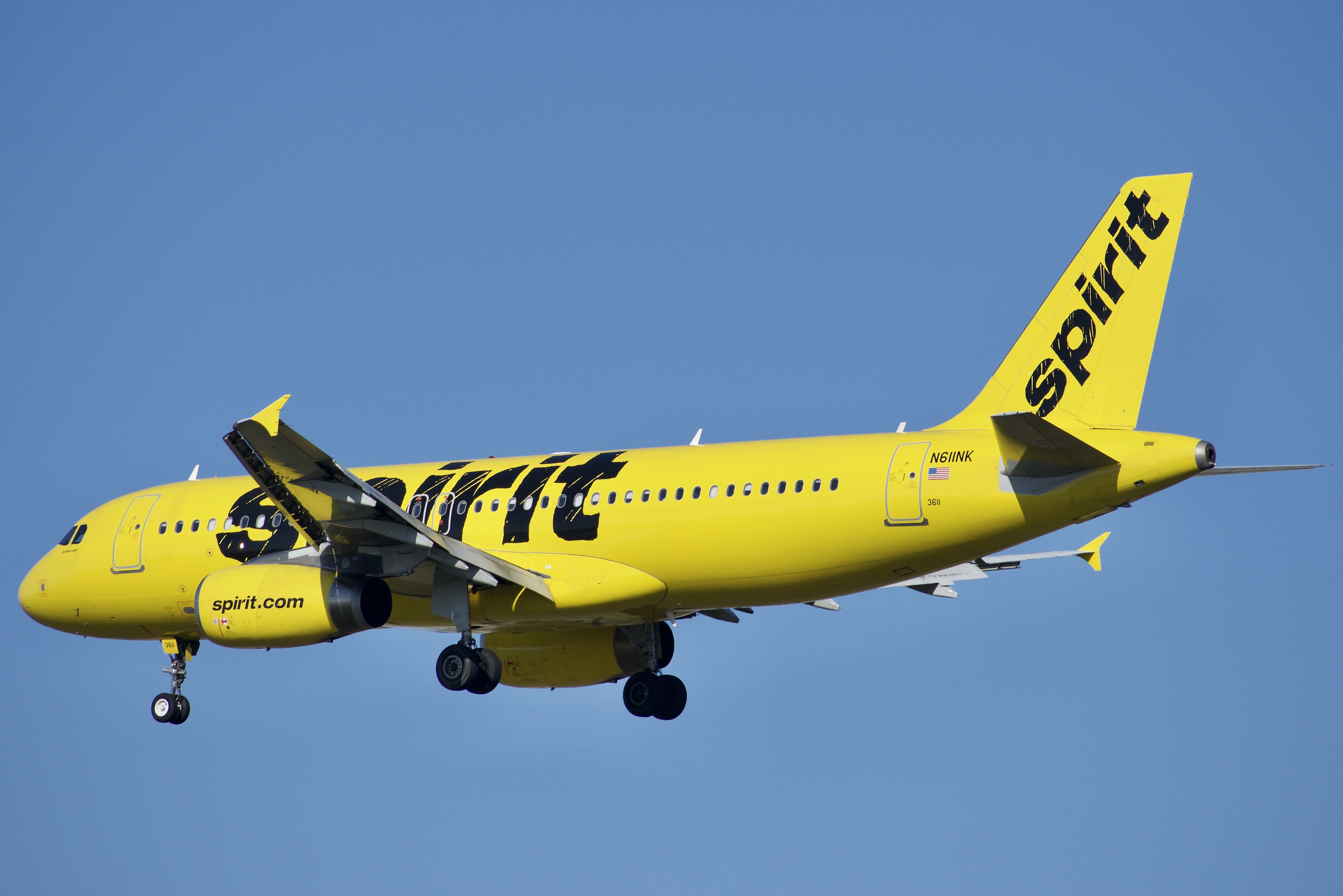 Full size: Spirit Airlines Airbus A320 N611NK at Orlando International Airport