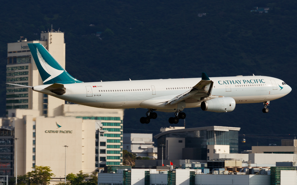 Full size: Cathay Pacific Airbus A330-300 B-HLW at Hong Kong International Airport