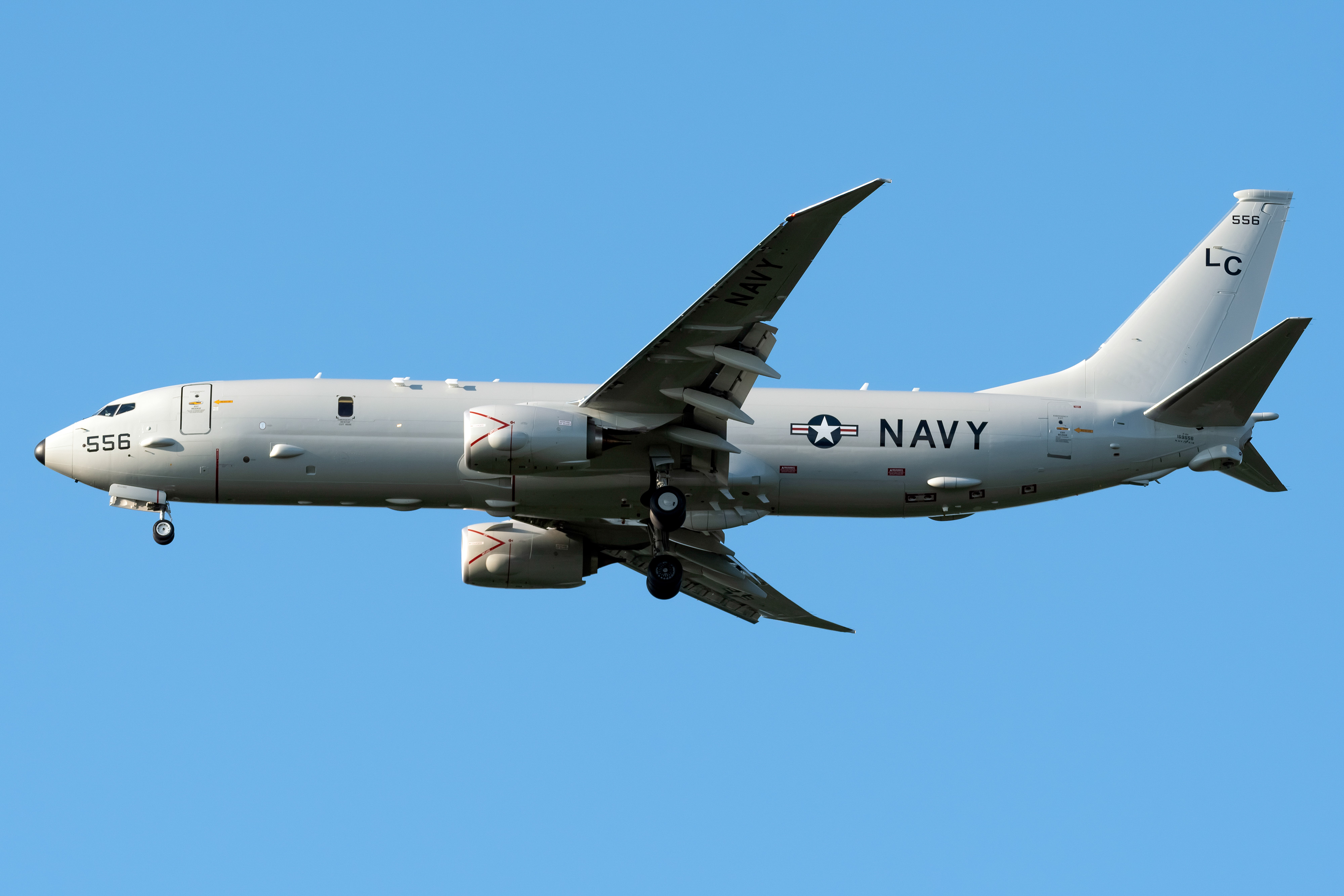 Full size: United States Navy Boeing P-8 Poseidon 16-9558 at Harrisburg International Airport