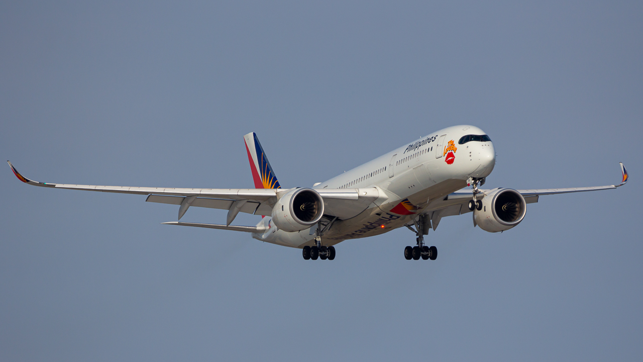 Full size: Philippine Airlines Airbus A350-900 RP-C3508 at Rickenbacker International Airport