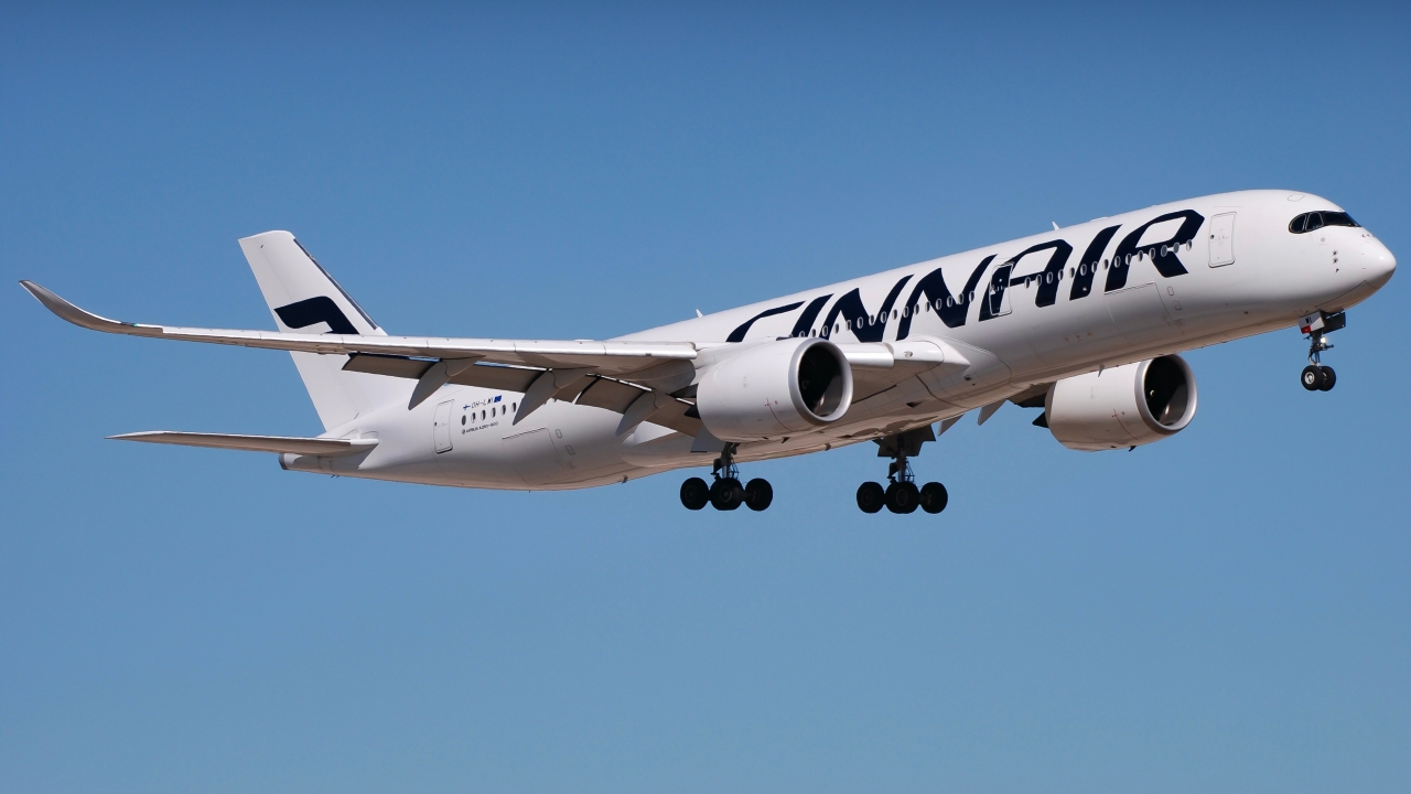 Full size: Finnair Airbus A350-900 OH-LWI at Dallas-Fort Worth International Airport