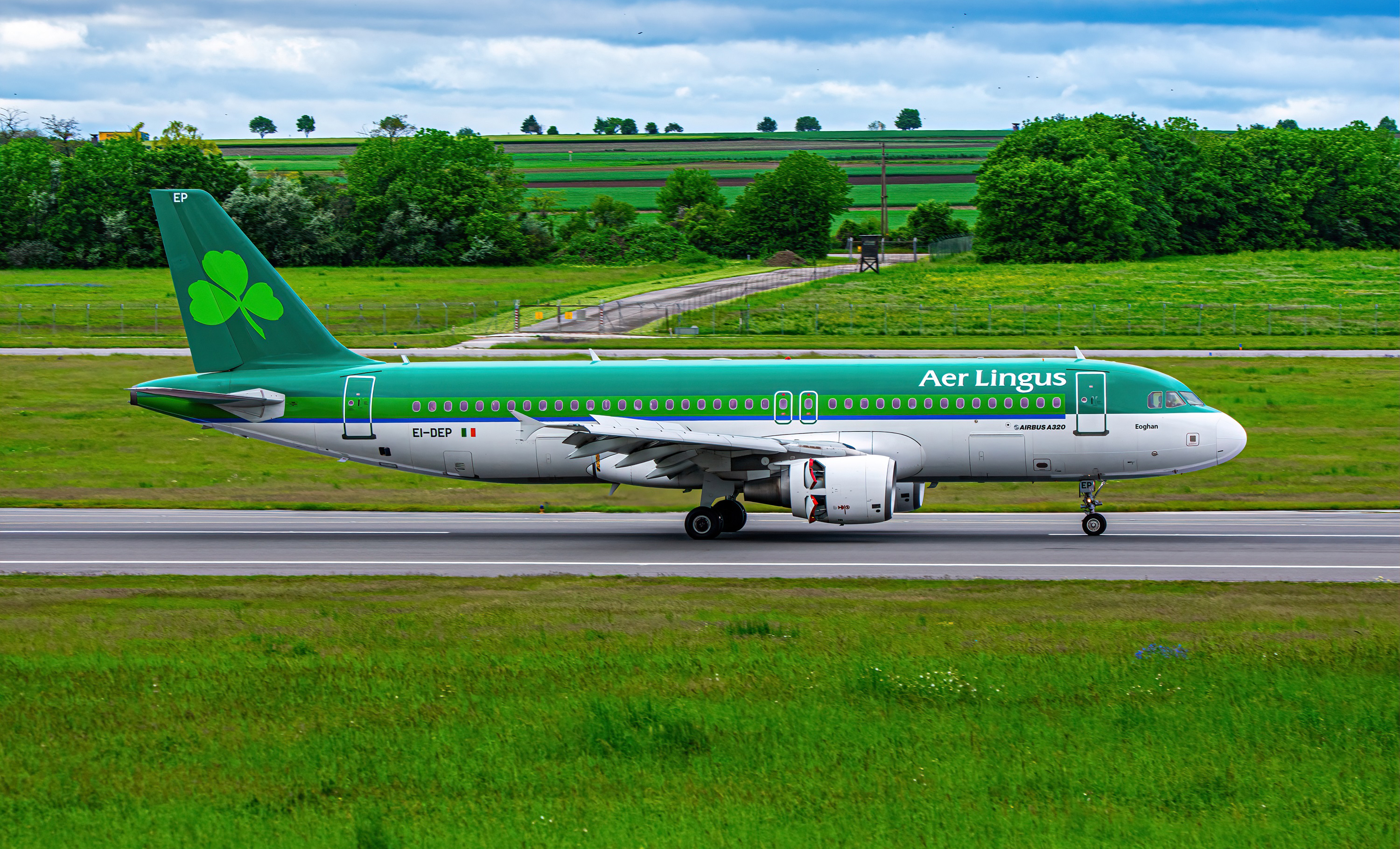 Full size: Aer Lingus Airbus A320 EI-DEP at Vienna International Airport