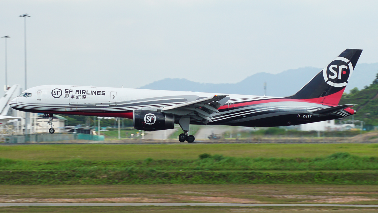Full size: SF Airlines Boeing 757-200F B-2817 at Kuala Lumpur International Airport