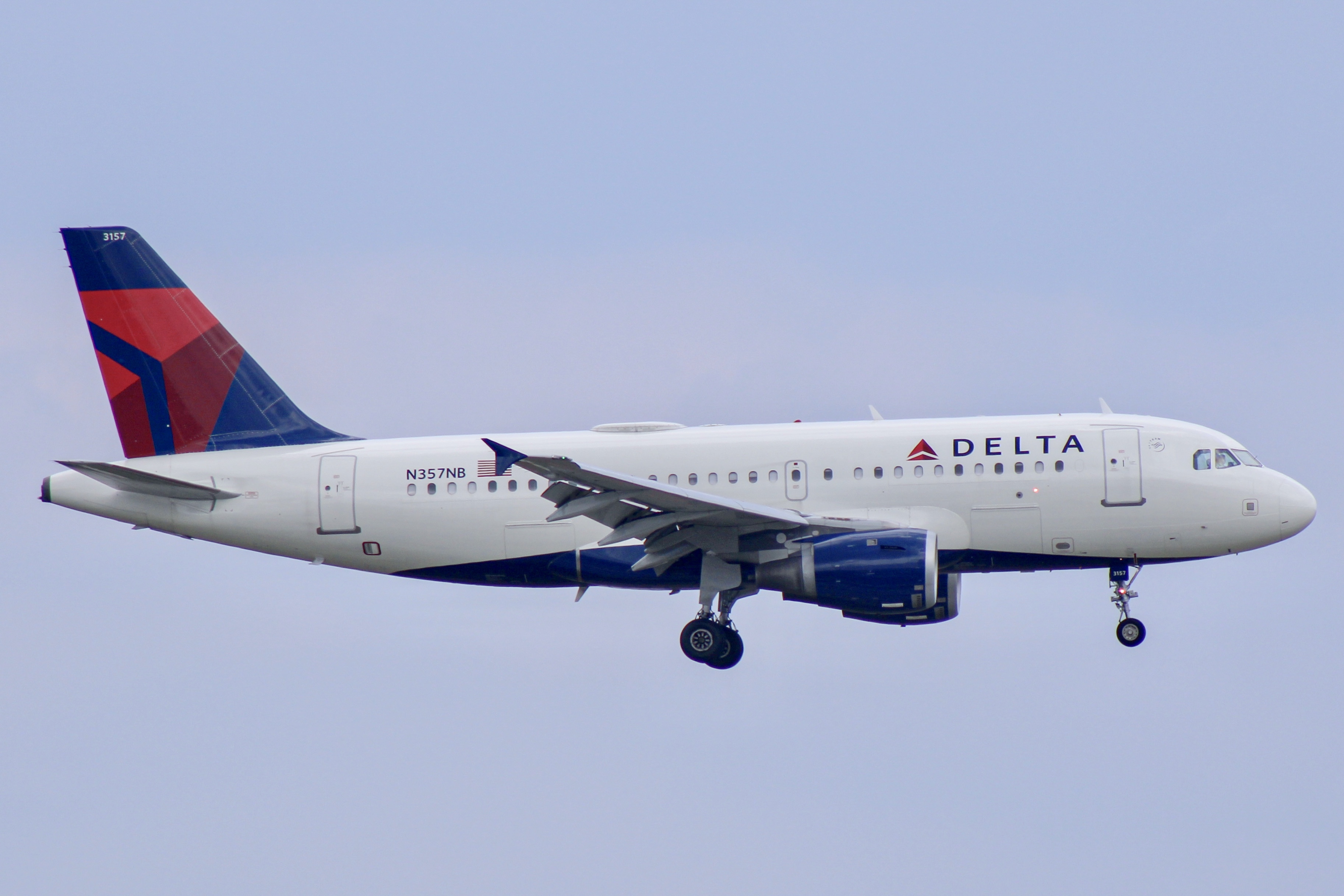 Full size: Delta Airlines Airbus A319 N357NB at Hartsfield-Jackson Atlanta International Airport