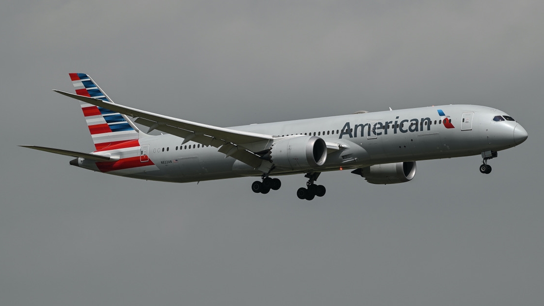 Full size: American Airlines Boeing 787-9 N822AN at Dallas-Fort Worth International Airport
