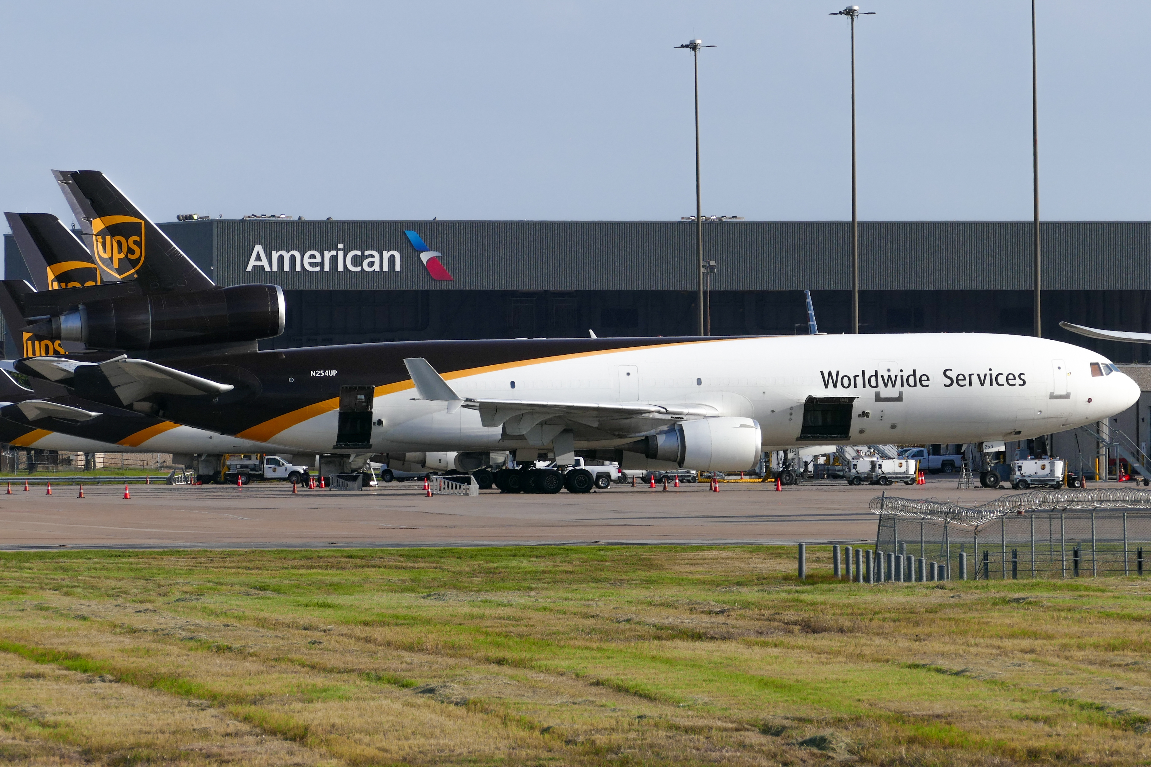 Full size: United Parcel Service McDonnell Douglas MD-11F N254UP at Dallas-Fort Worth International Airport
