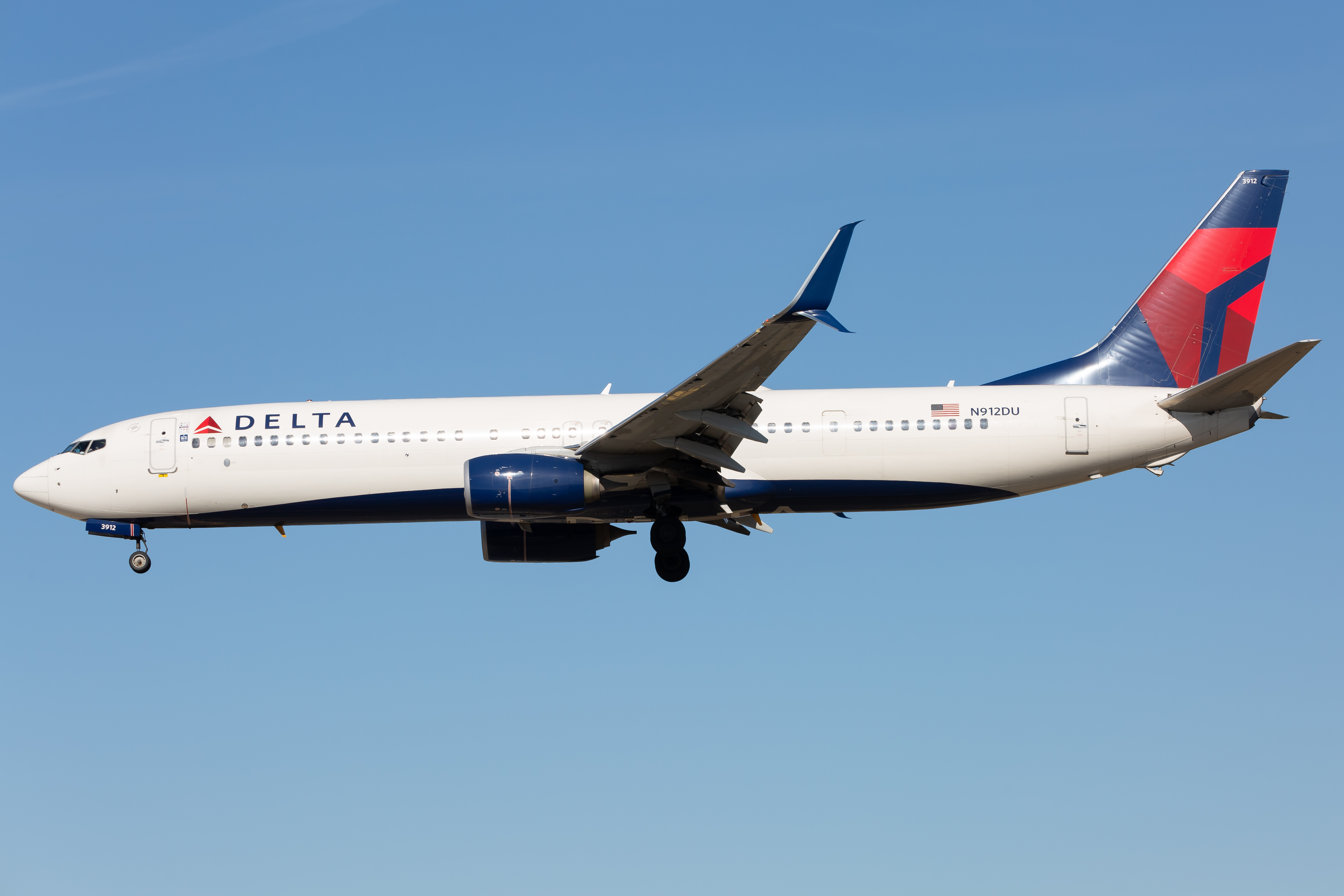 Full size: Delta Airlines Boeing 737-900ER N912DU at Baltimore/Washington International Thurgood Marshall Airport