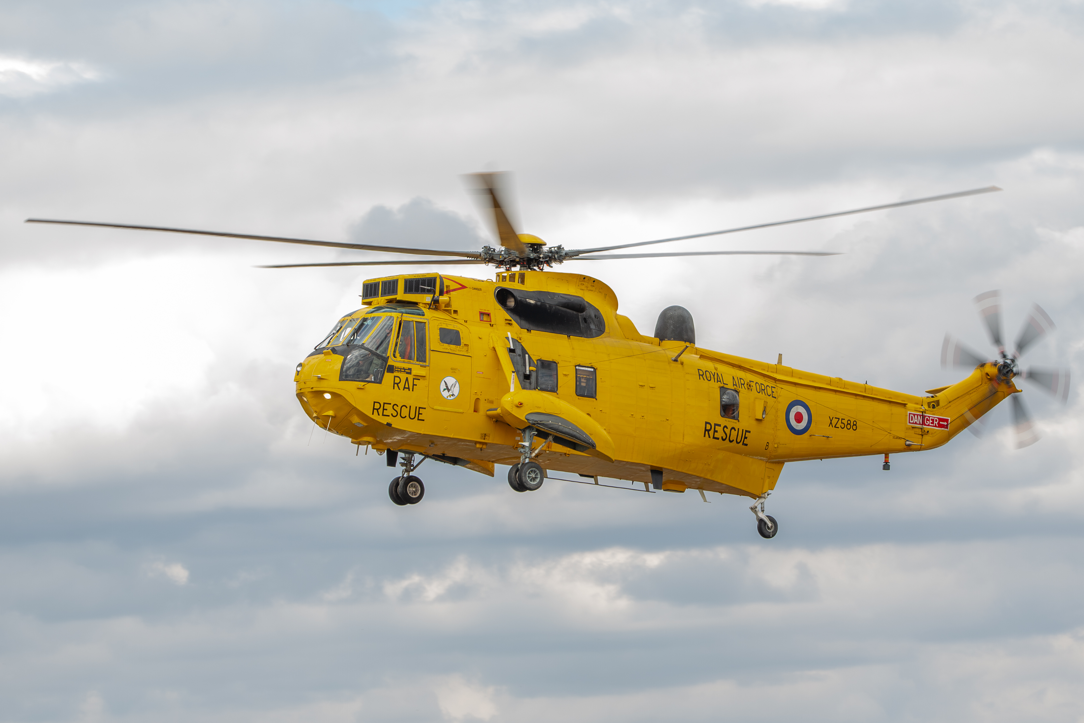 Full size: PRIVATE WS-61 Sea King XZ588 at Fairford Airport