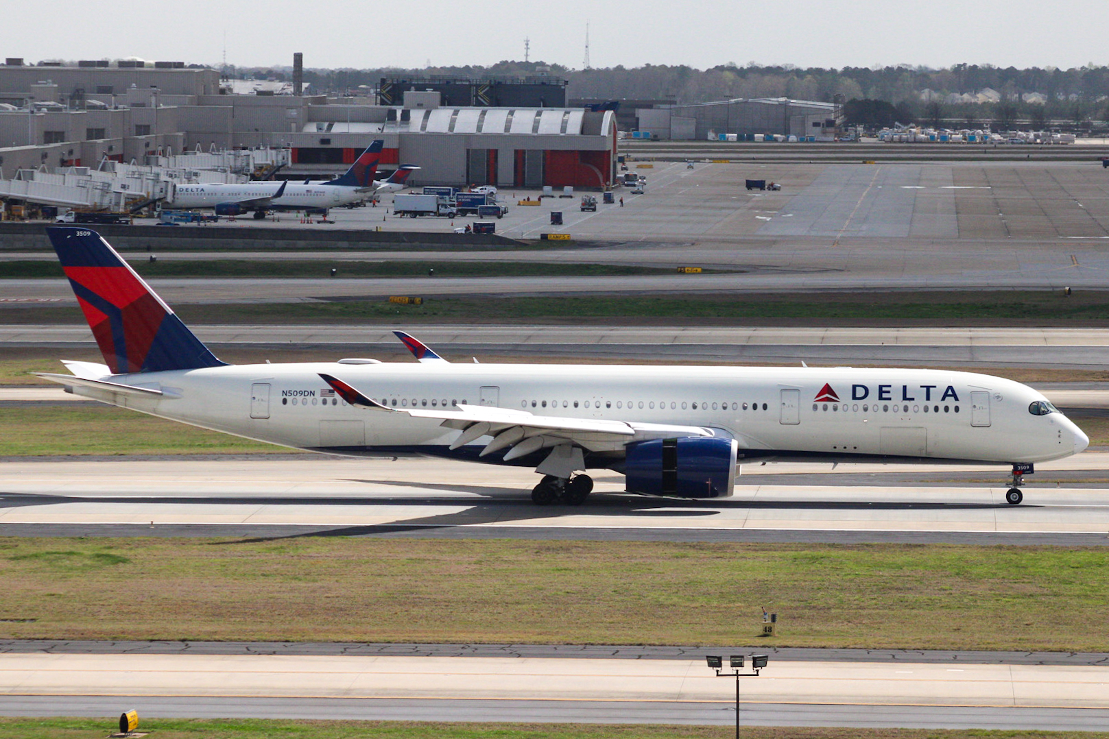 Full size: Delta Airlines Airbus A350-900 N509DN at Hartsfield-Jackson Atlanta International Airport
