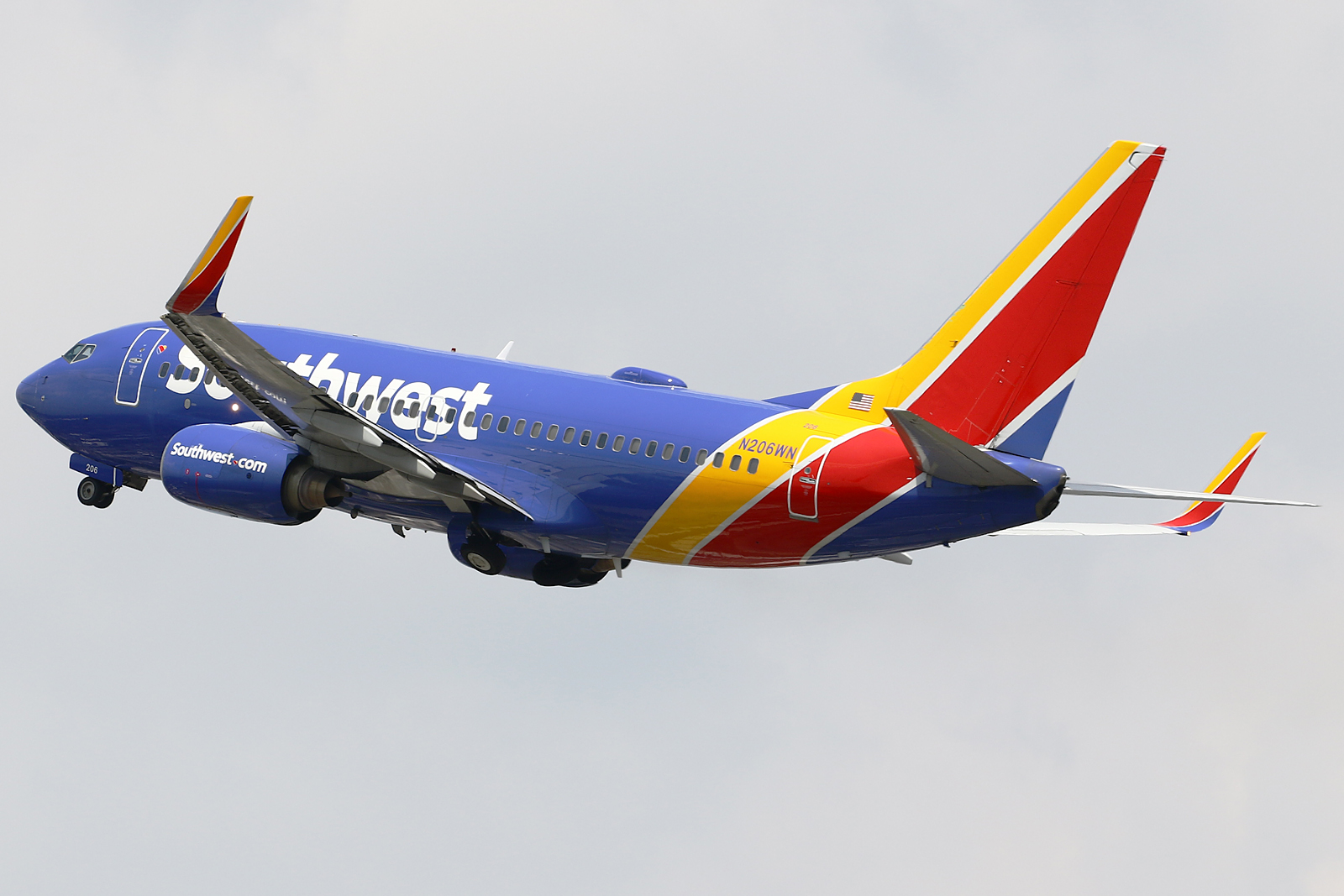 Full size: Southwest Airlines Boeing 737-700 N206WN at Chicago Midway International Airport