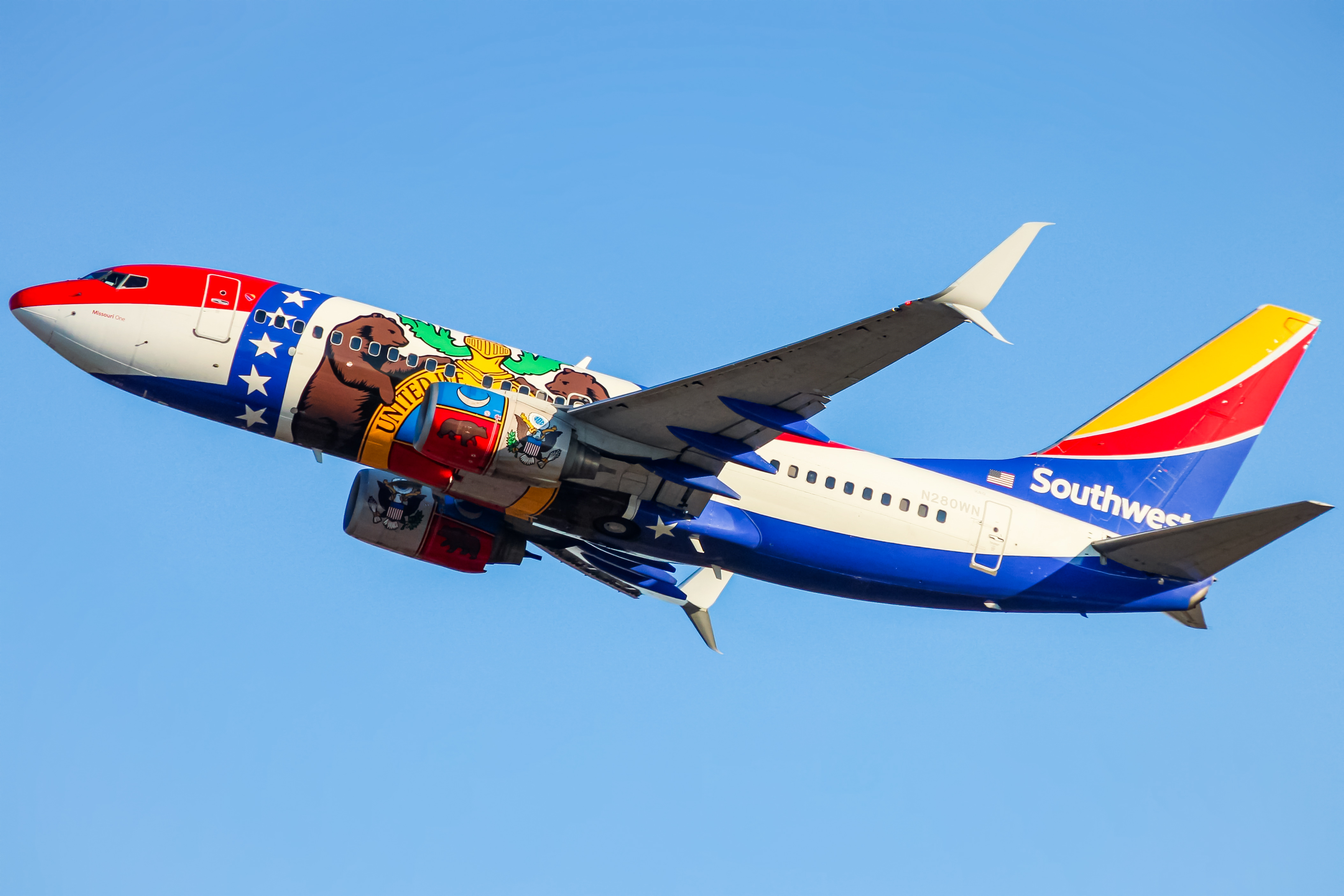Full size: Southwest Airlines Boeing 737-700 N280WN at Baltimore/Washington International Thurgood Marshall Airport