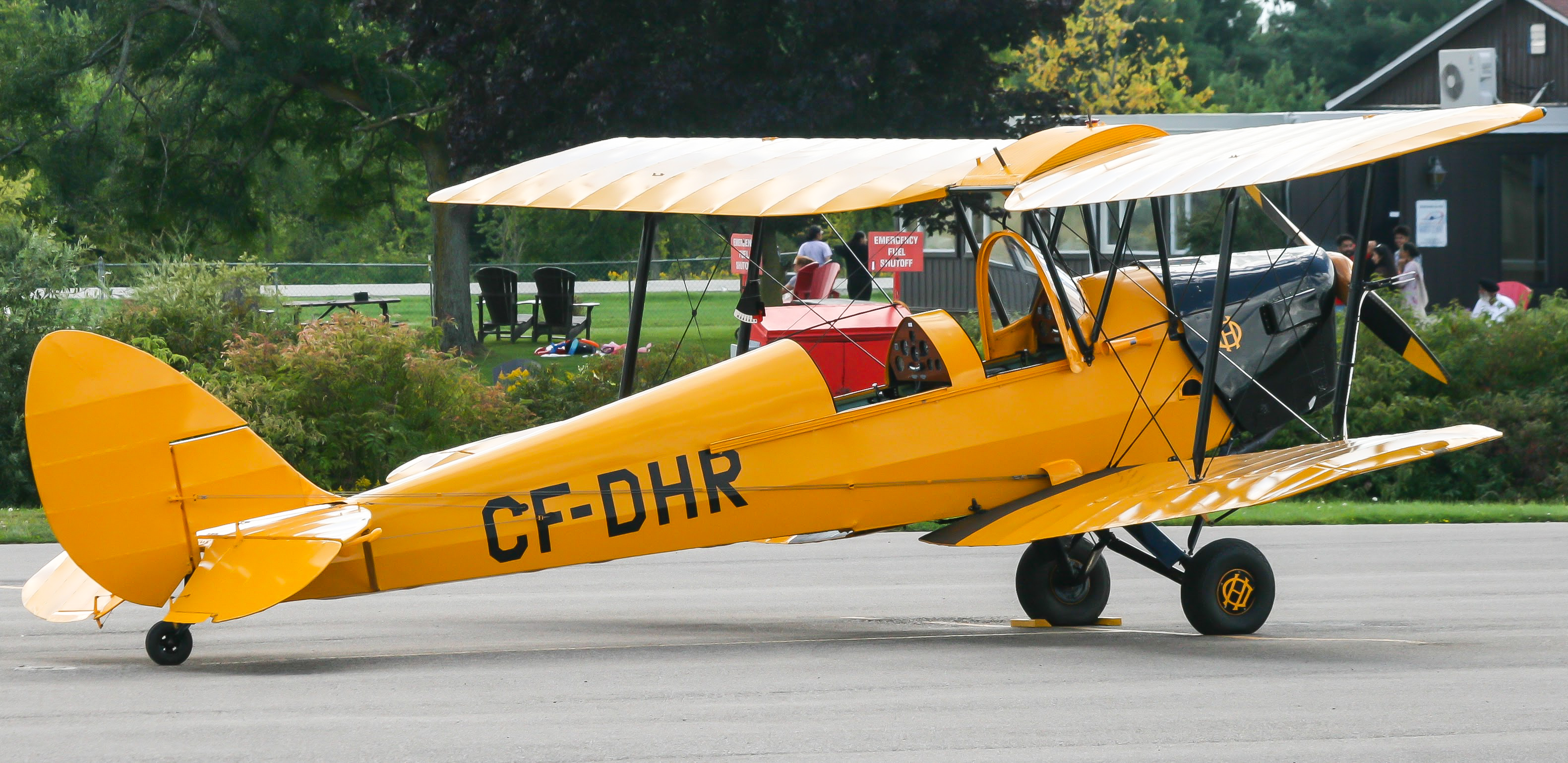 Full size: Brampton Flying Club  De Havilland Canada DH-82C Tiger Moth  CF-DHR at 