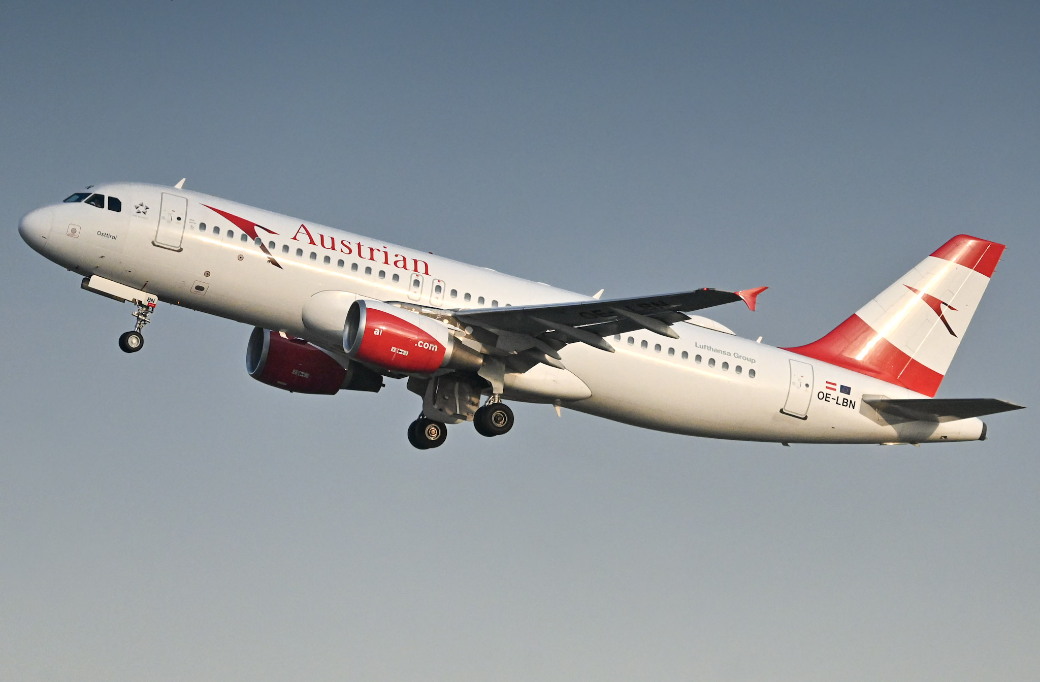 Full size: Austrian Airlines Airbus A320 OE-LBN at Stockholm Arlanda Airport