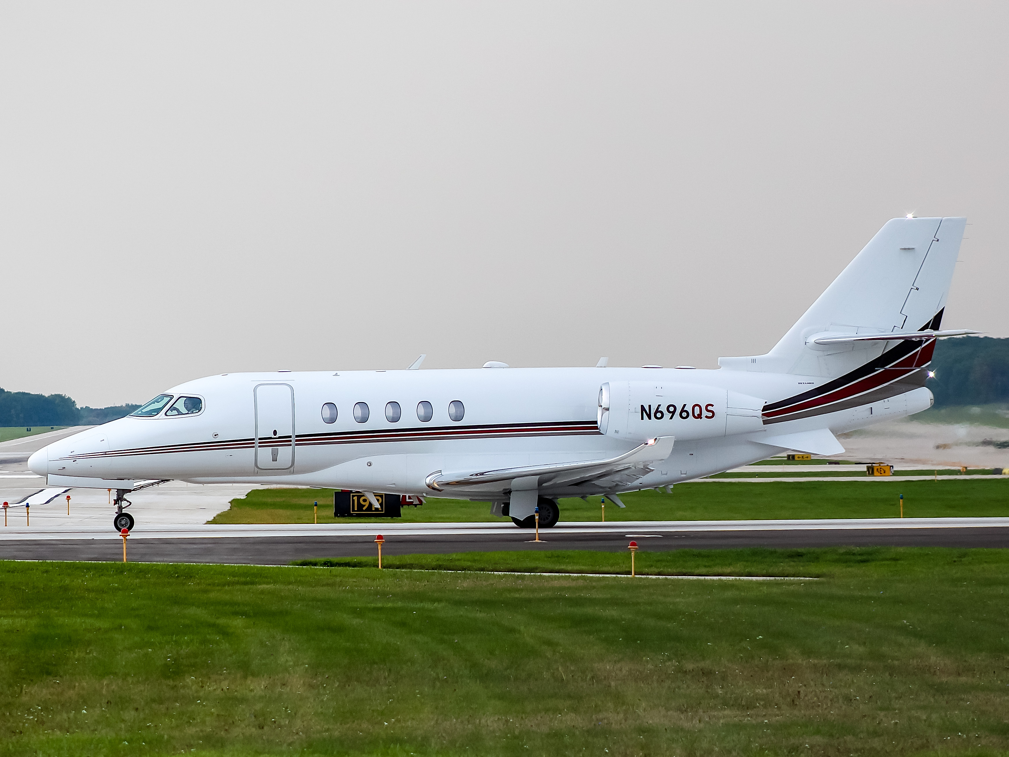 Full size: NetJets Cessna Citation 680A Latitude N696QS at General Mitchell International Airport