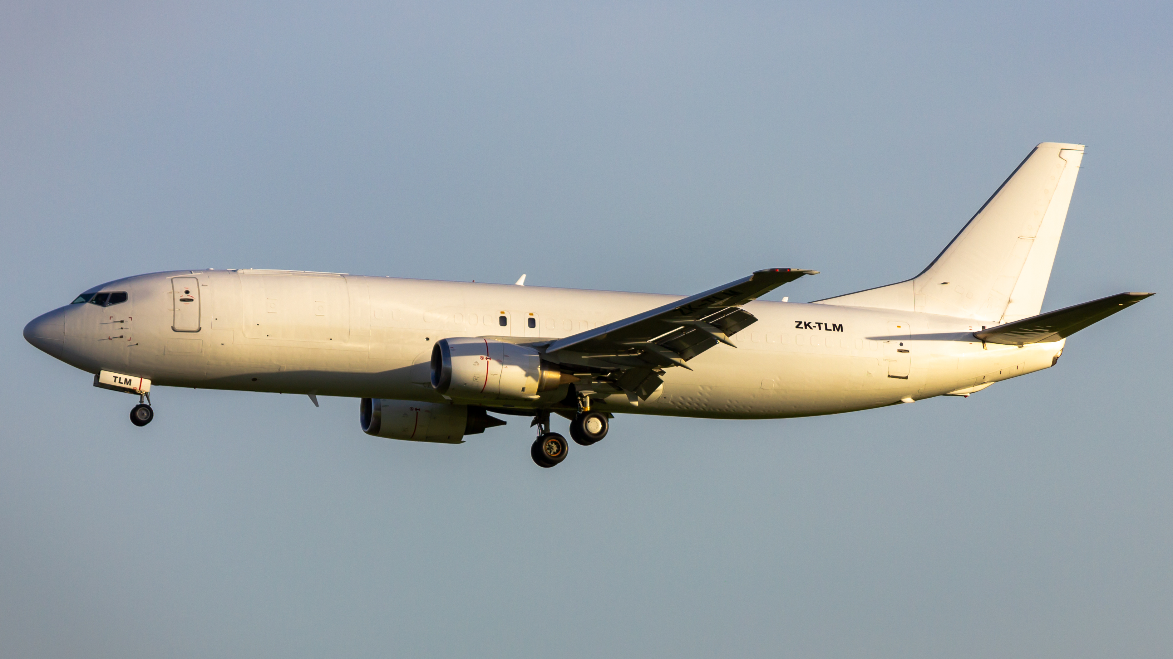 Full size: Airwork Boeing 737-400F ZK-TLM at Christchurch International Airport