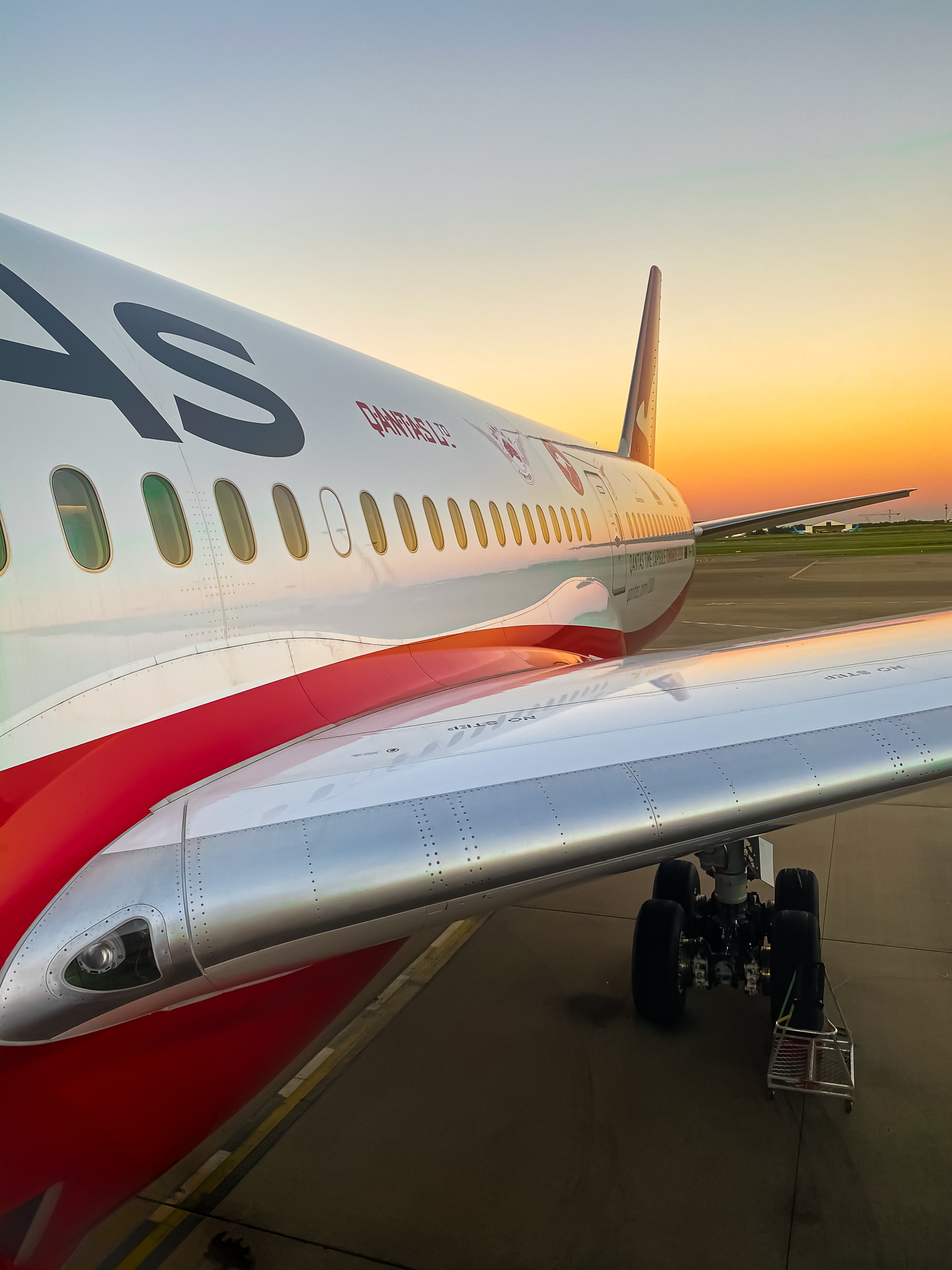 Full size: Qantas Airways Boeing 787-9 VH-ZNJ at Brisbane Airport